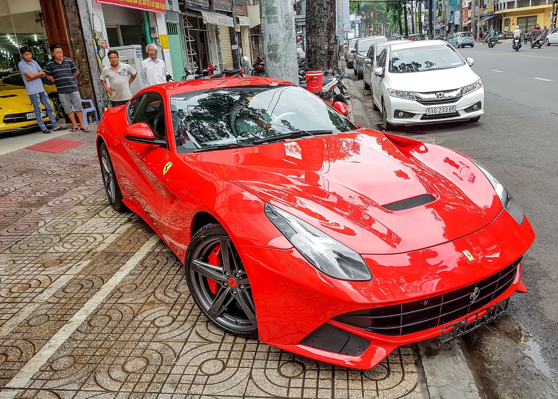 pho ban sieu xe o Sai Gon anh 8