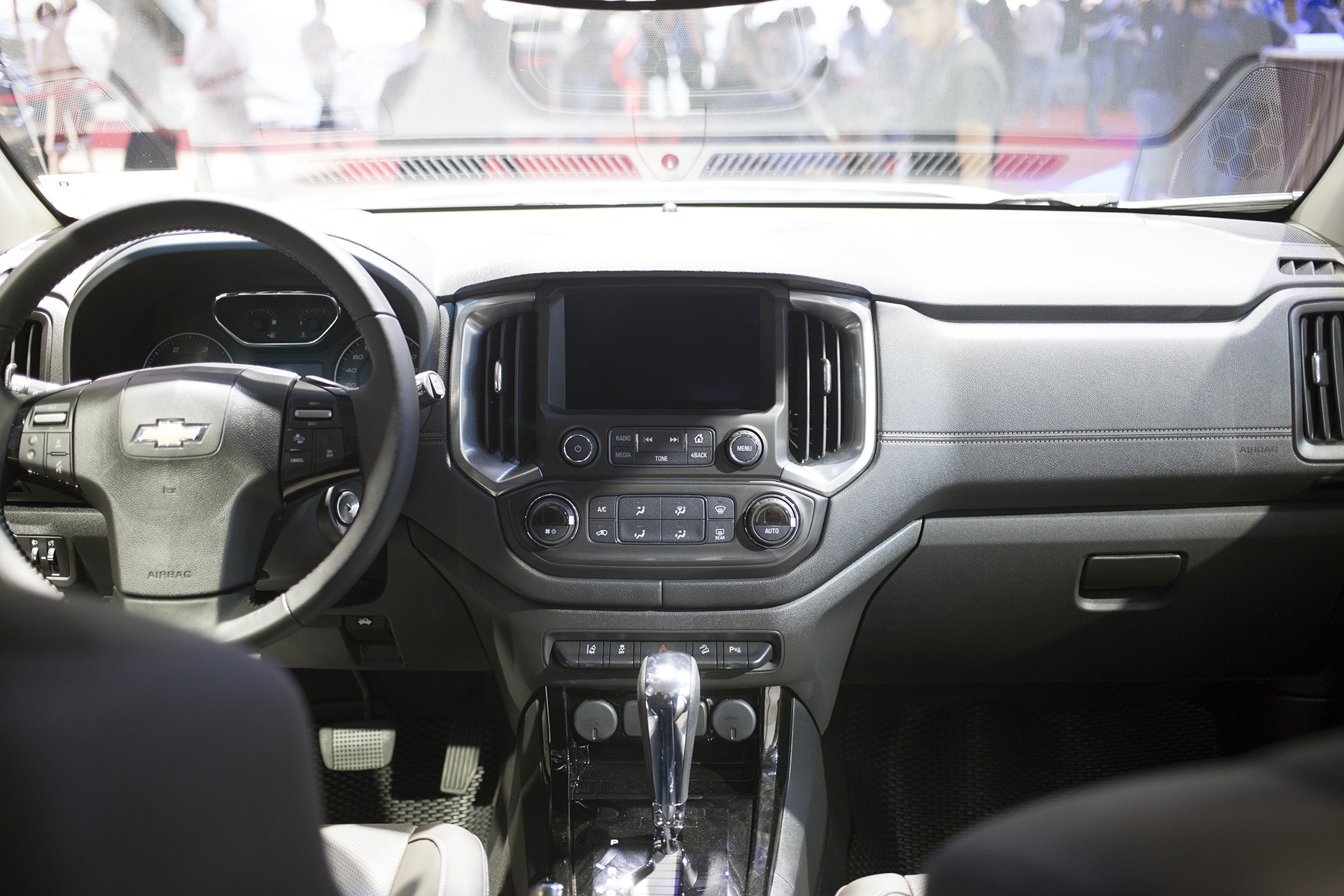 Chevrolet Trailblazer ra mat o Viet Nam anh 9