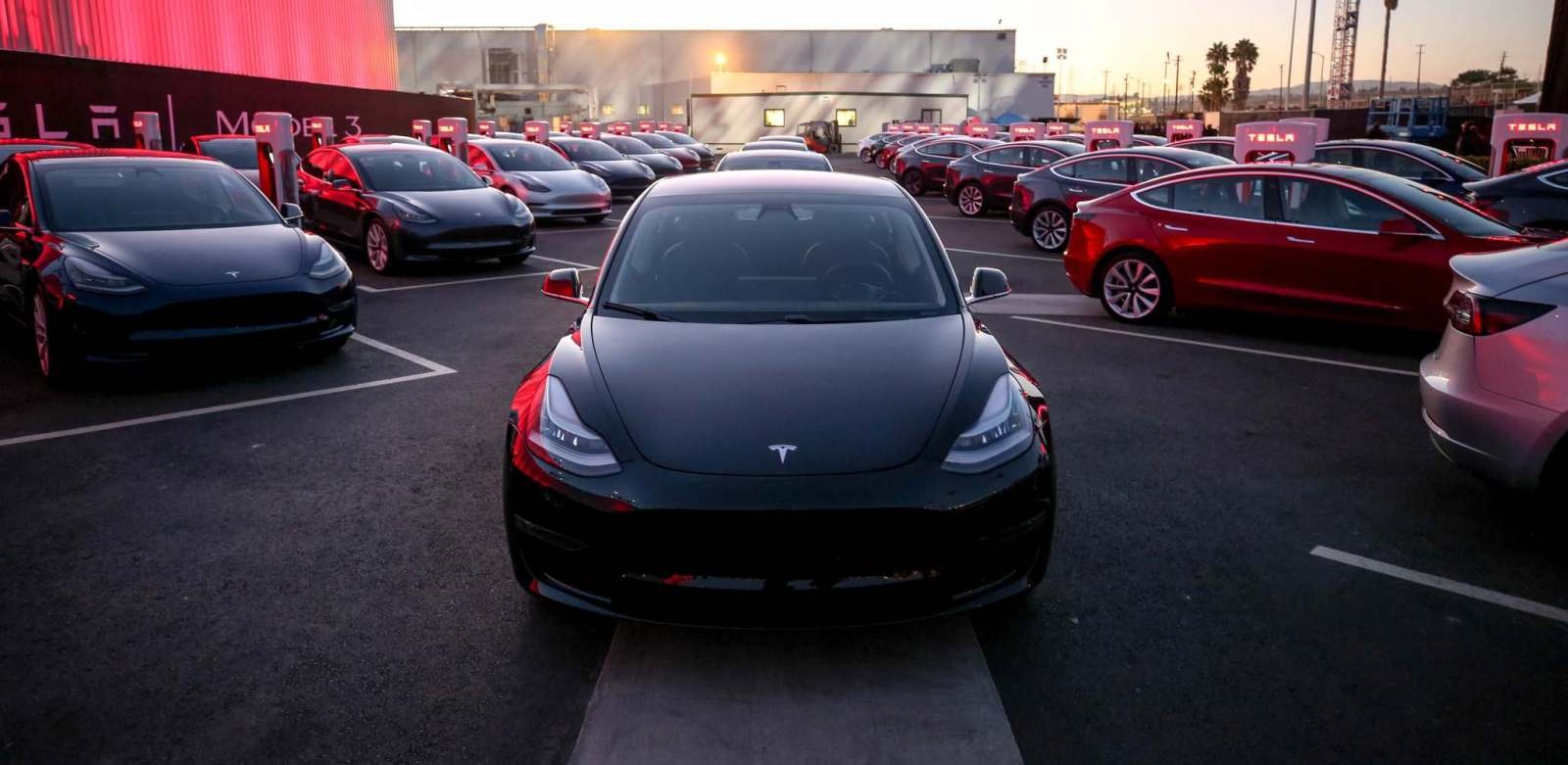 Tesla Model 3 anh 2