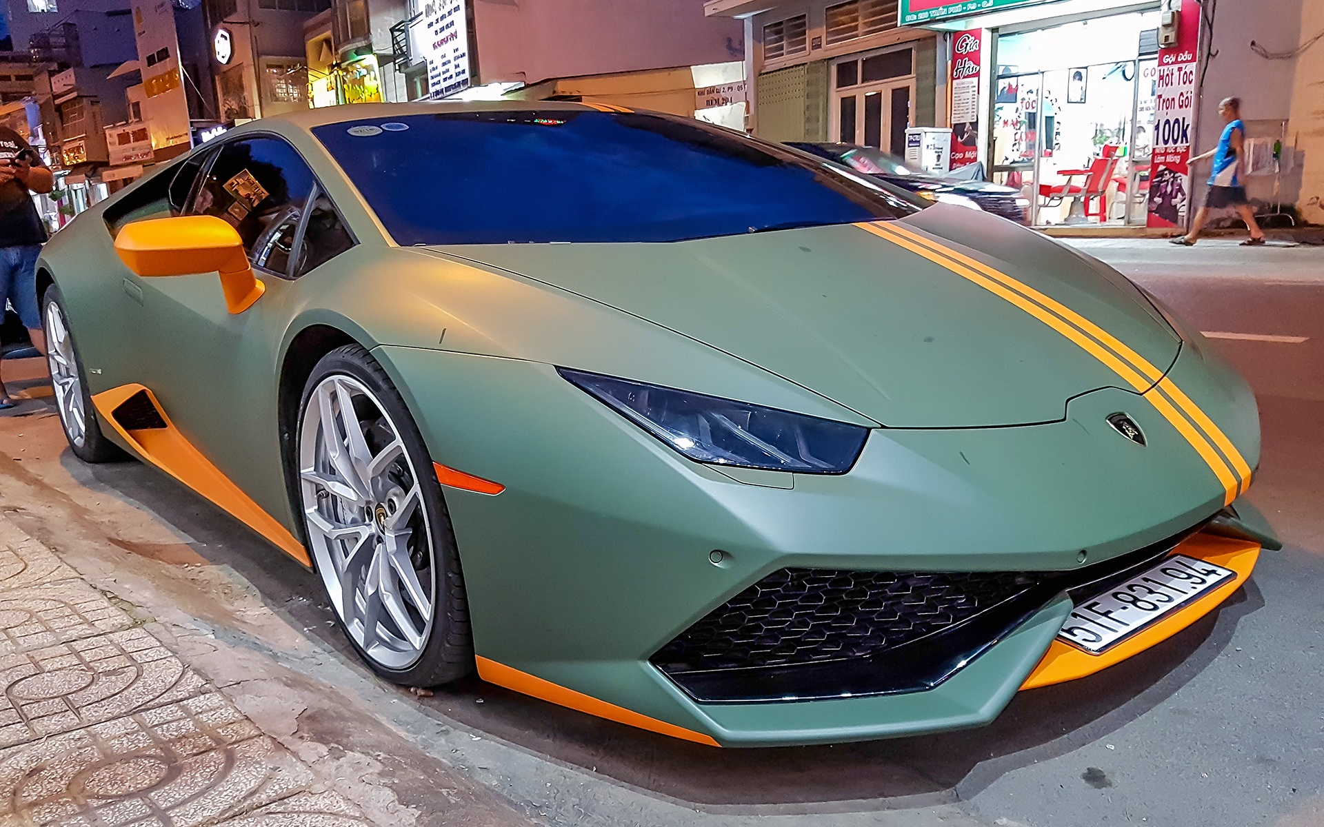 Lamborghini Huracan phong cach may bay chien dau o Sai Gon hinh anh