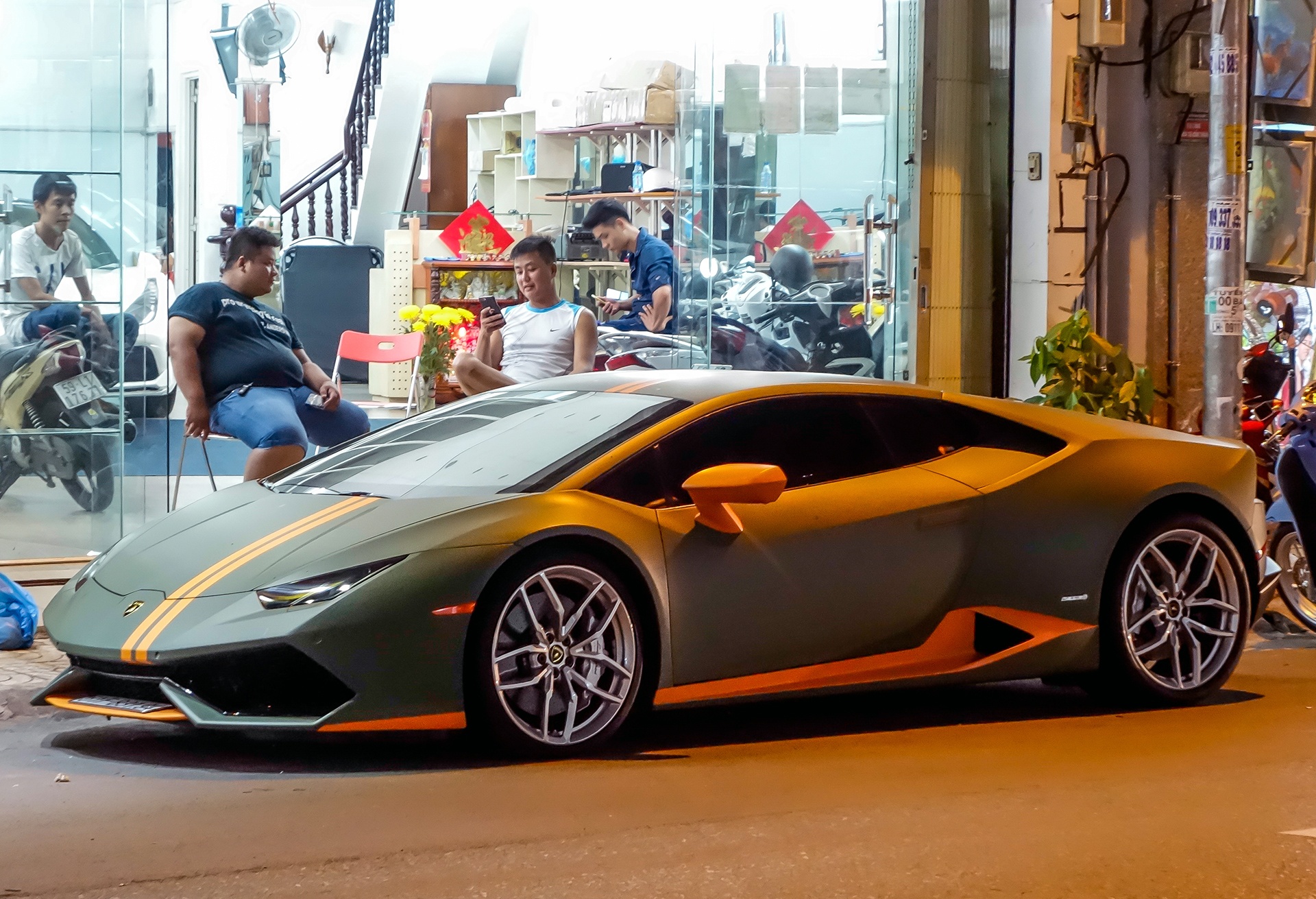 Lamborghini Huracan Avio o Sai Gon anh 2