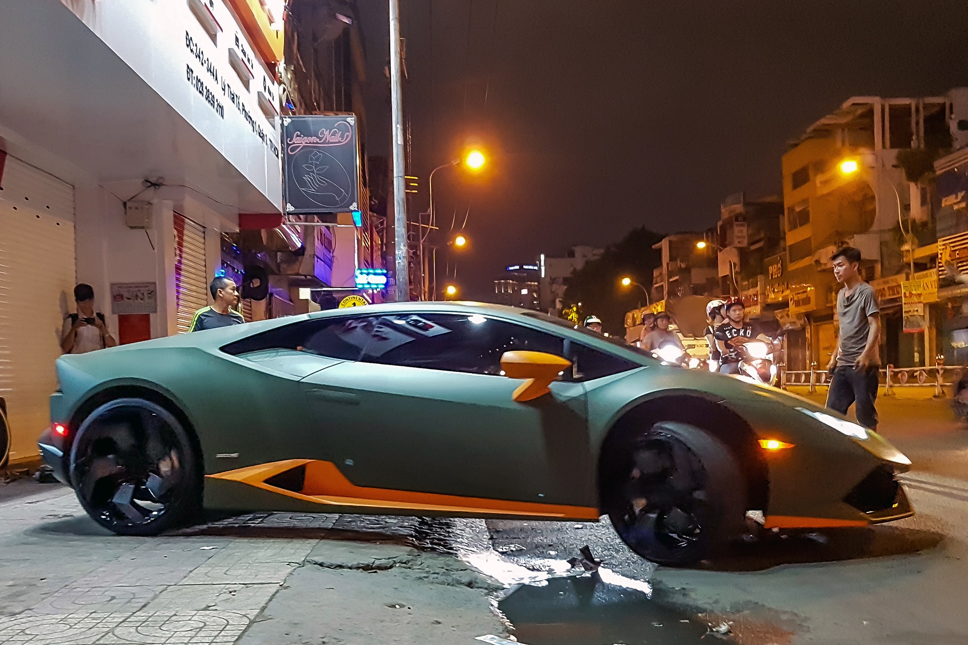 Lamborghini Huracan Avio o Sai Gon anh 9