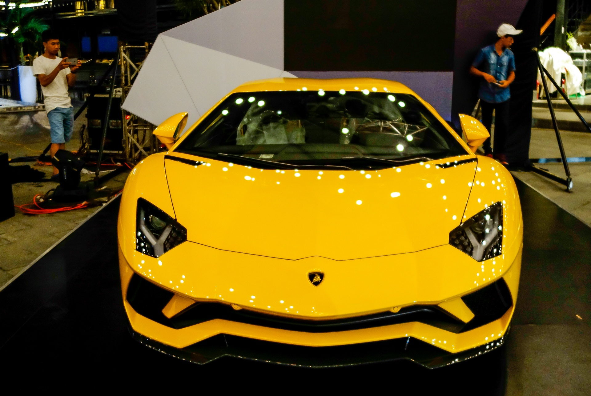 Lamborghini Aventador S ve tay dai gia Sai Gon anh 4