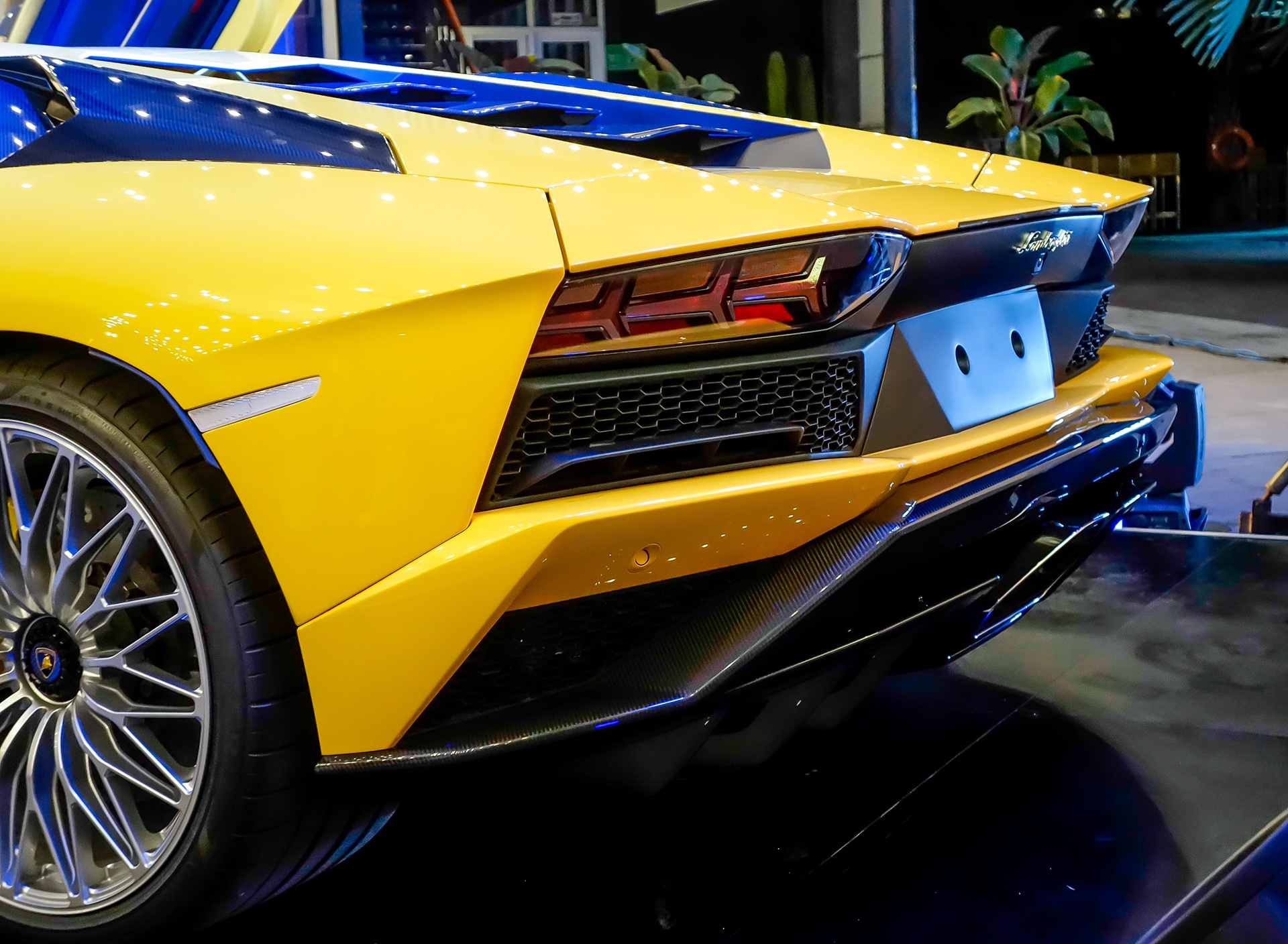 Lamborghini Aventador S ve tay dai gia Sai Gon anh 7