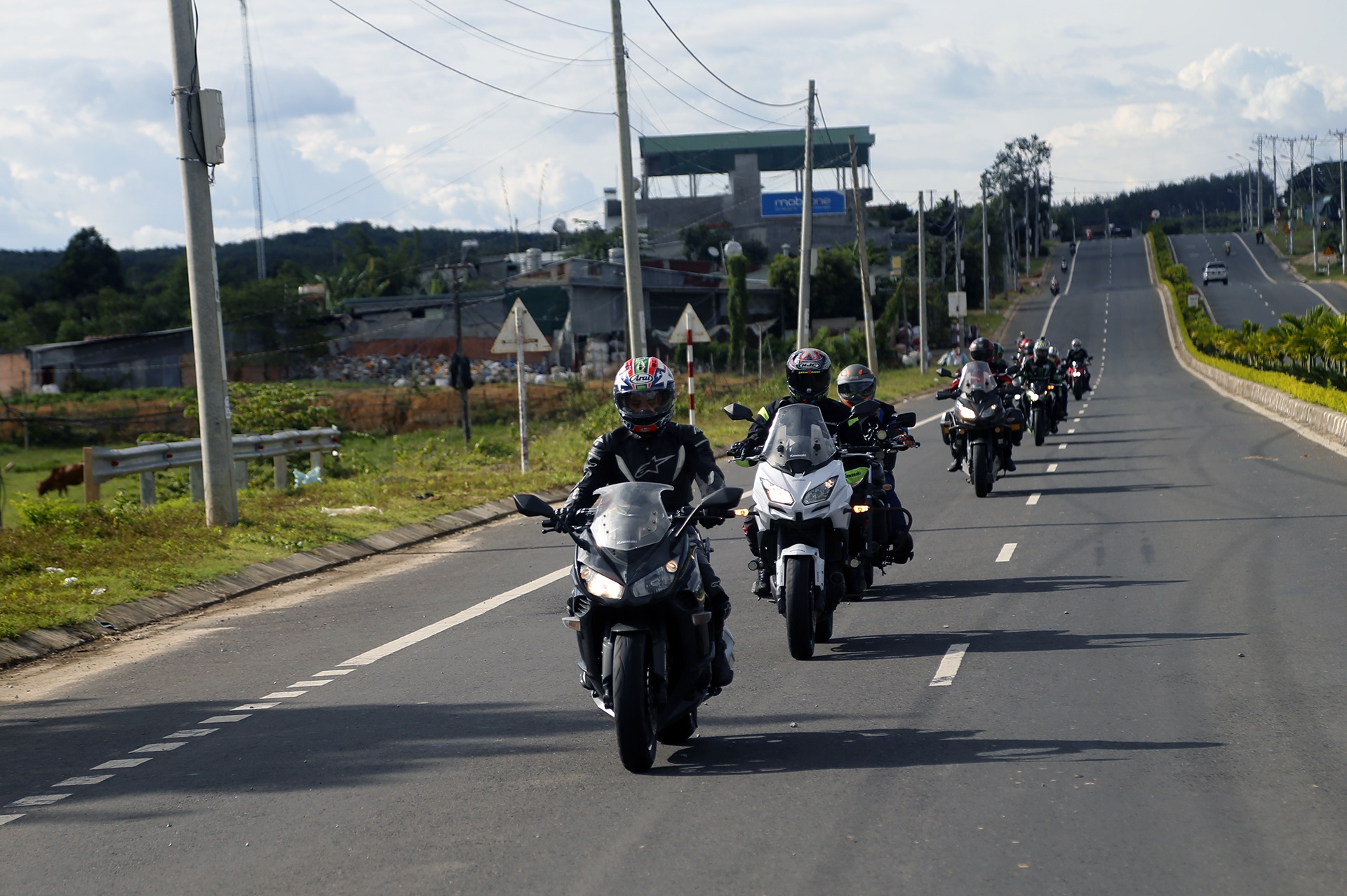 Hanh trinh Kawasaki Sai Gon Da Nang 2017 anh 1