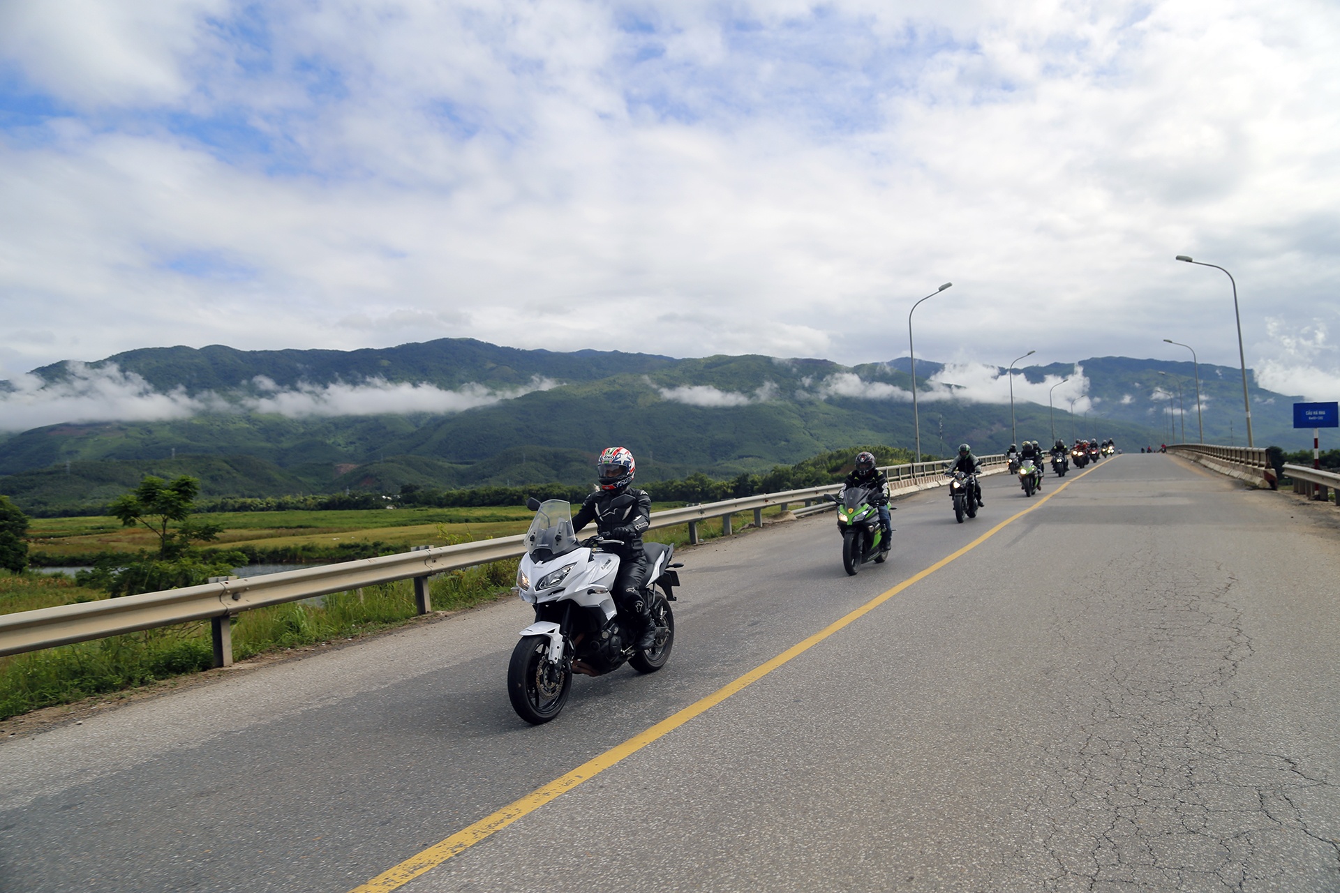 Hanh trinh Kawasaki Sai Gon Da Nang 2017 anh 12