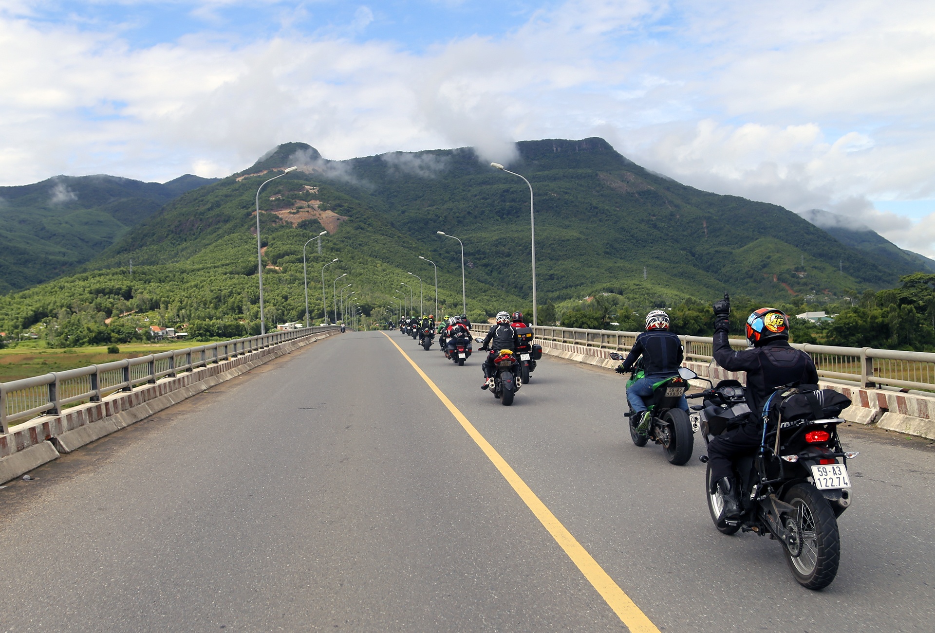 Hanh trinh Kawasaki Sai Gon Da Nang 2017 anh 3