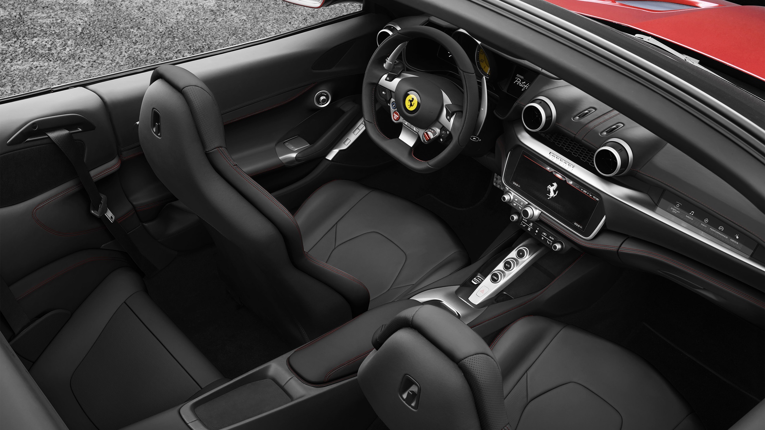 Ferrari Portofino ra mat anh 6