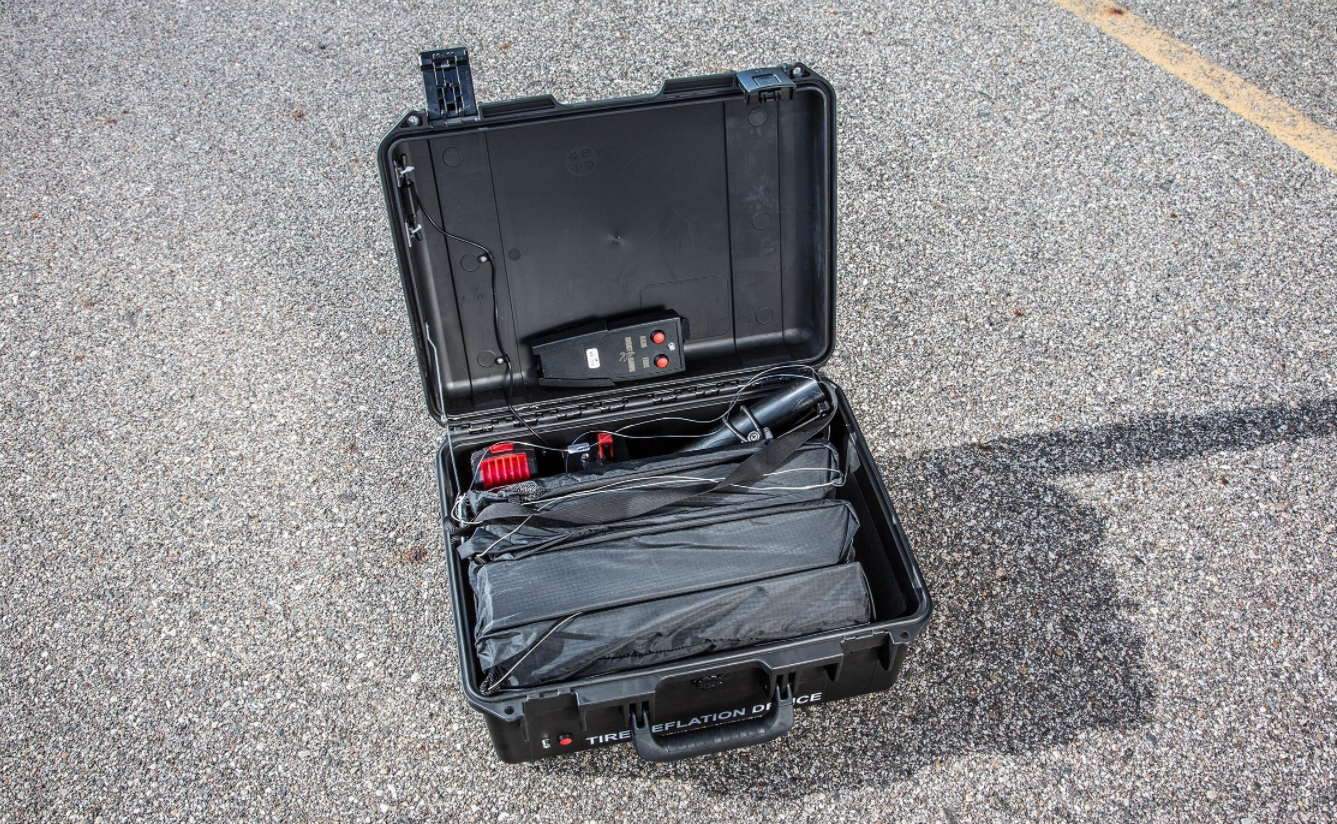 thiet bi bat quai xe cua canh sat anh 8