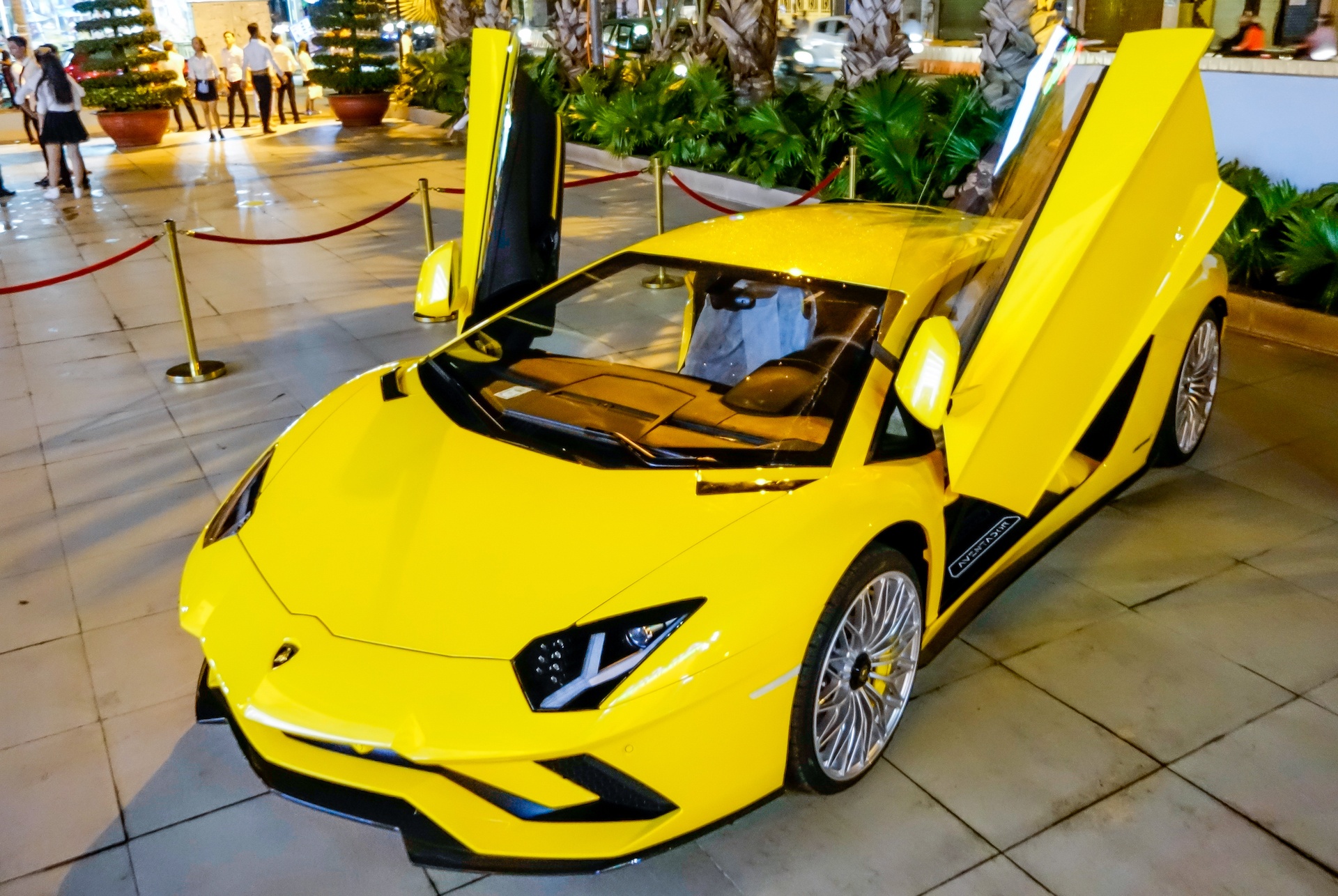 Lamborghini Aventador S tai Sai Gon anh 1