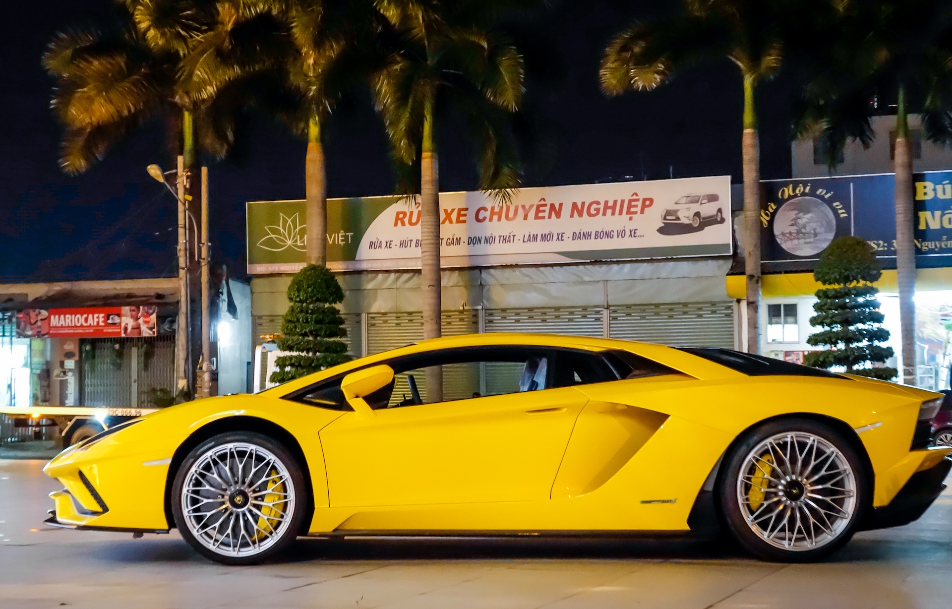 Lamborghini Aventador S tai Sai Gon anh 2