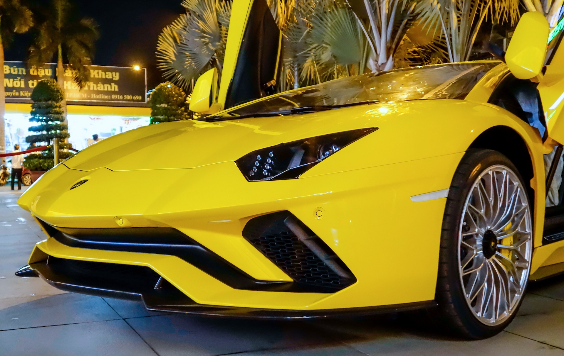 Lamborghini Aventador S tai Sai Gon anh 5