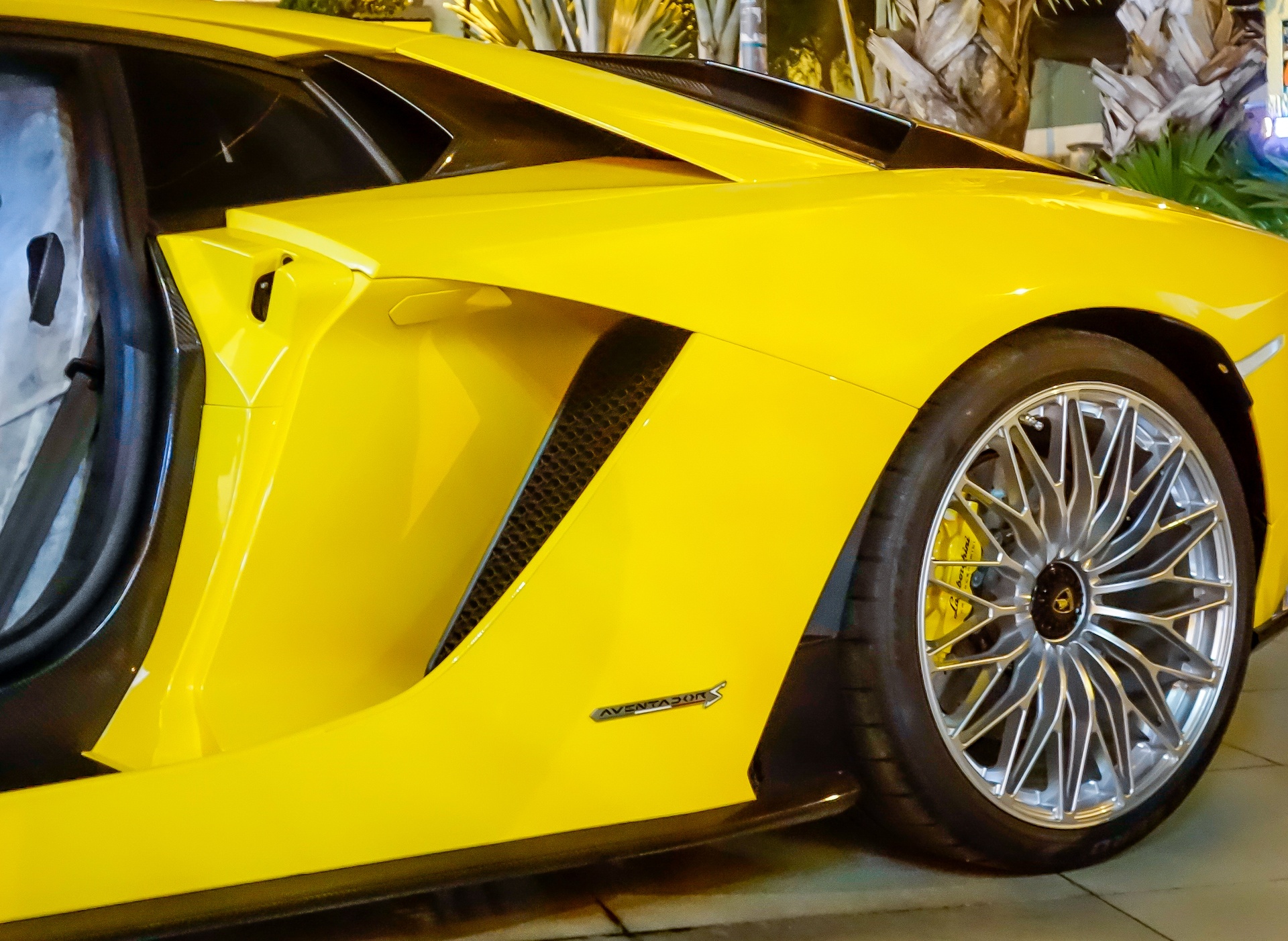 Lamborghini Aventador S tai Sai Gon anh 9