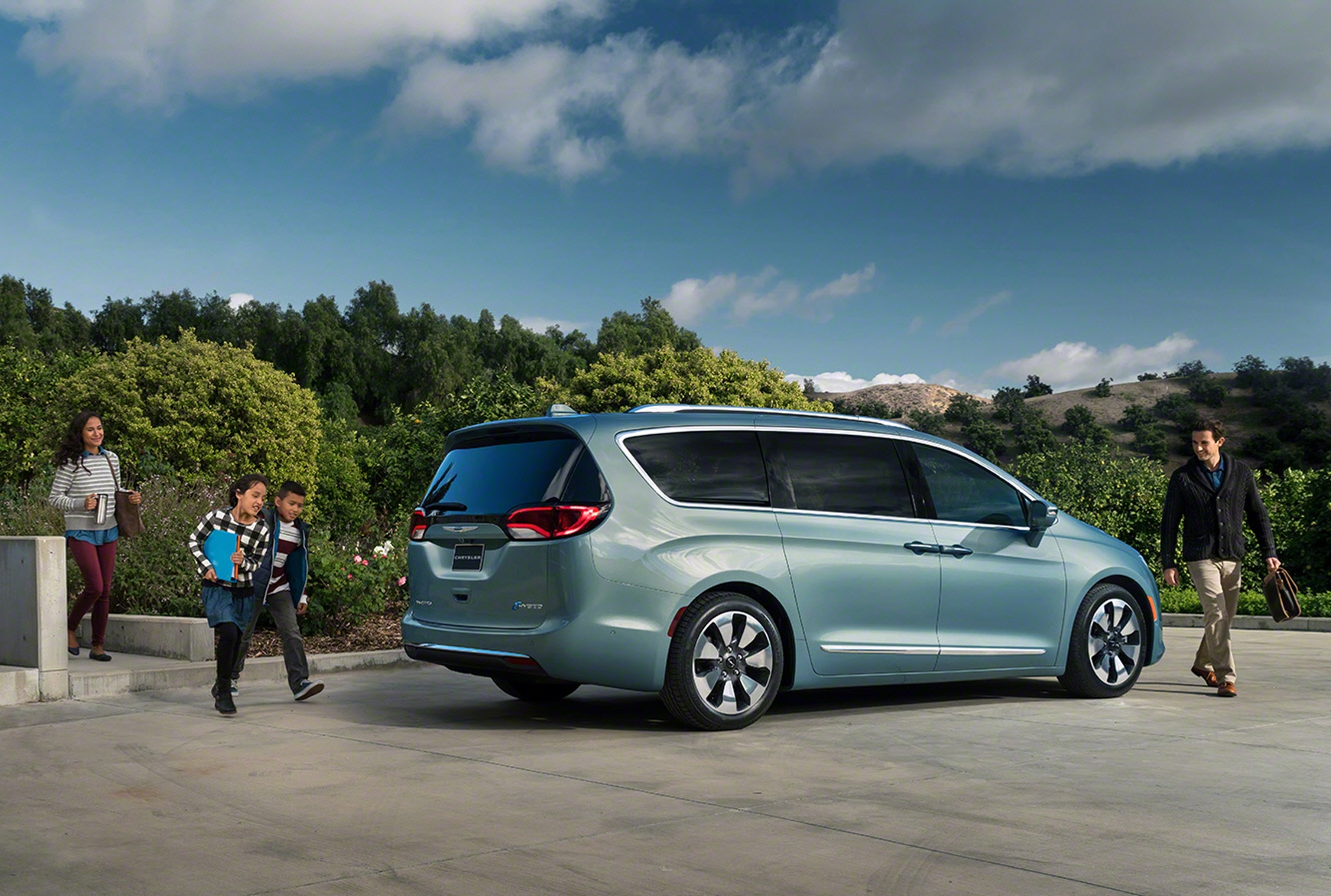 xe gia dinh nam 2017 anh 2