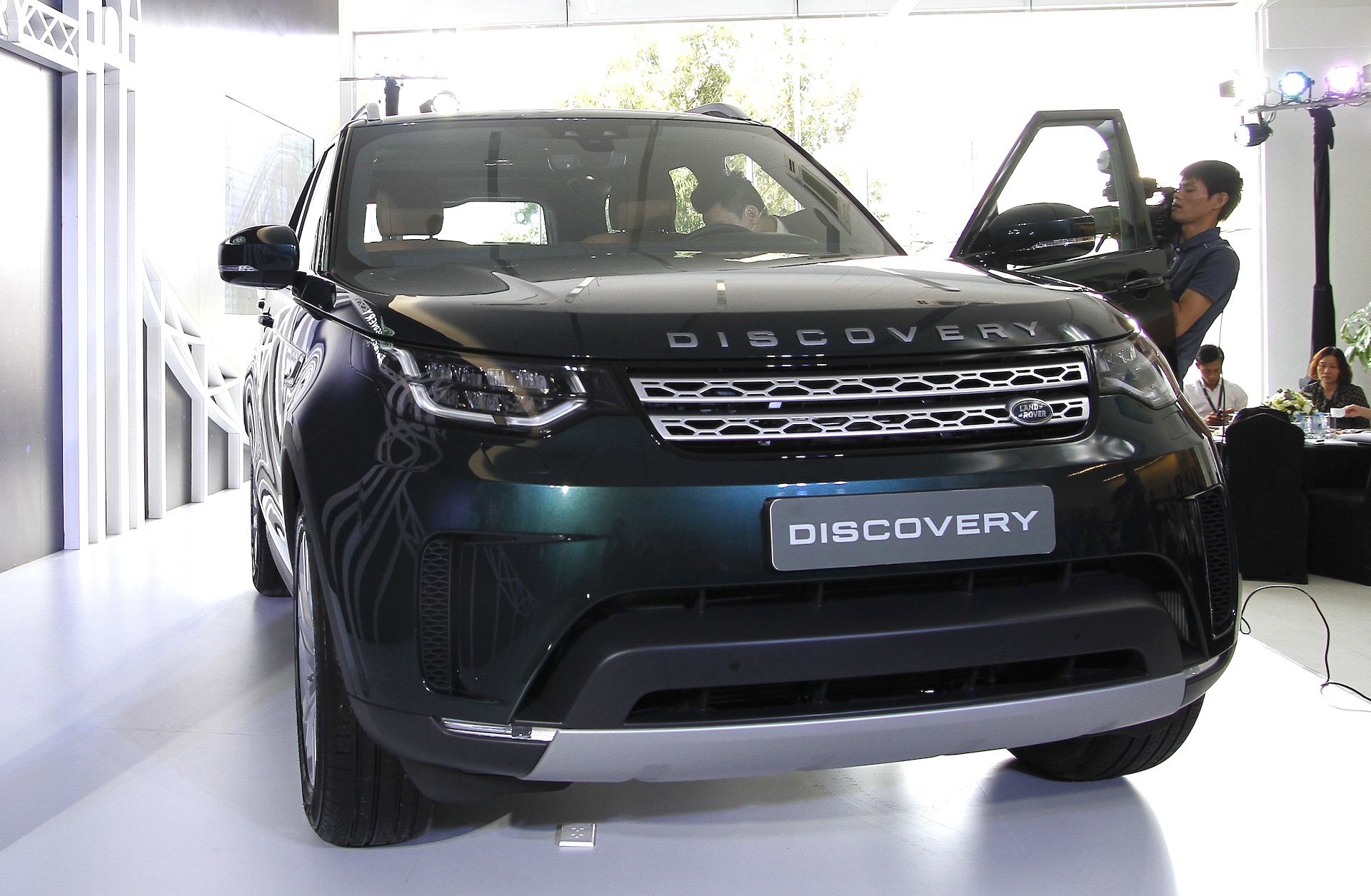 Land Rover Discovery ra mat tai Viet Nam anh 1