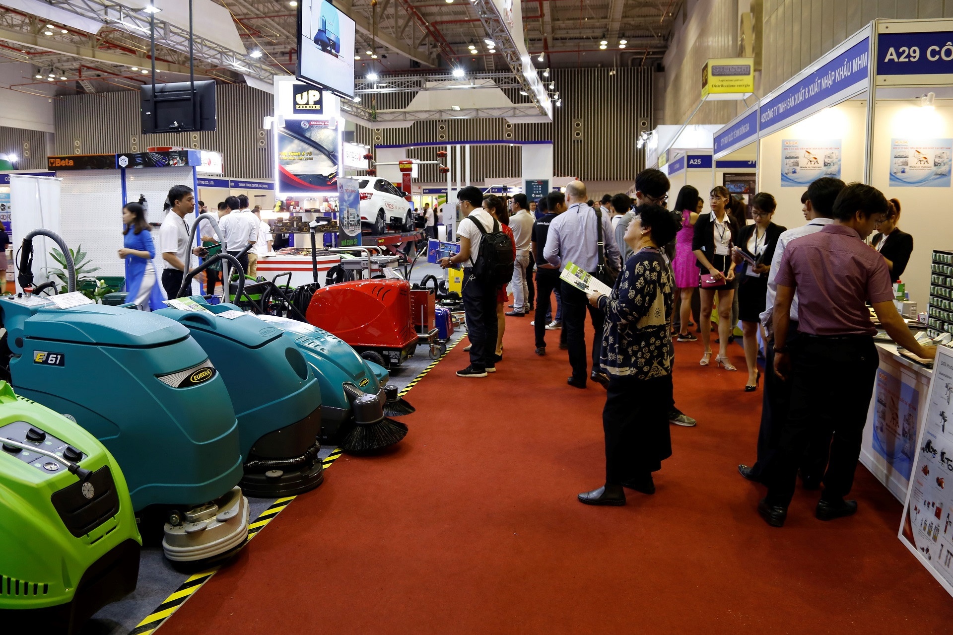 Trien lam Automechanika anh 1