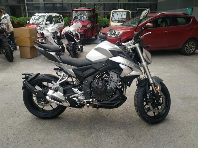 xe nhai Loncin HR7 anh 7