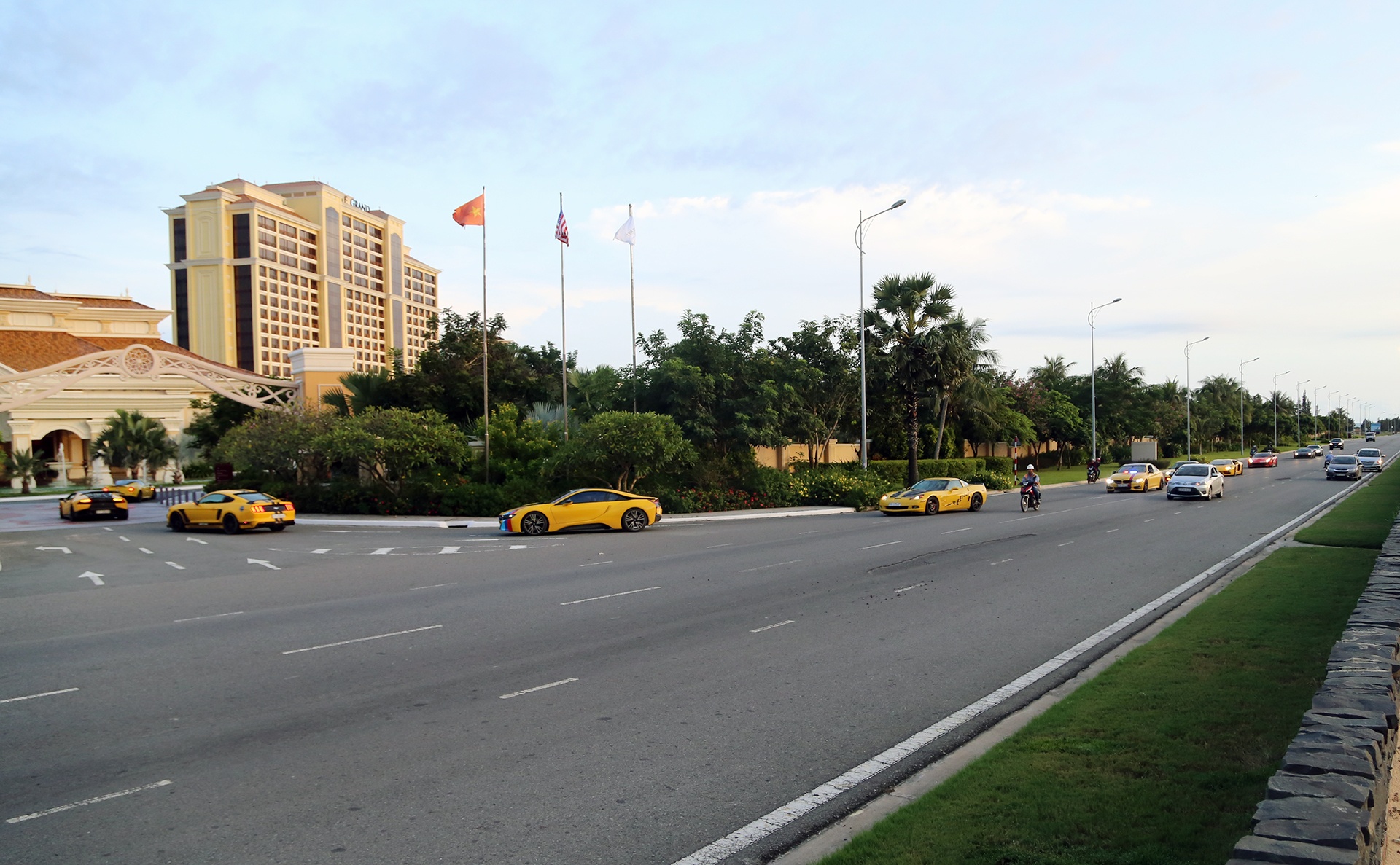 Hanh trinh sieu xe Yellow Team anh 19