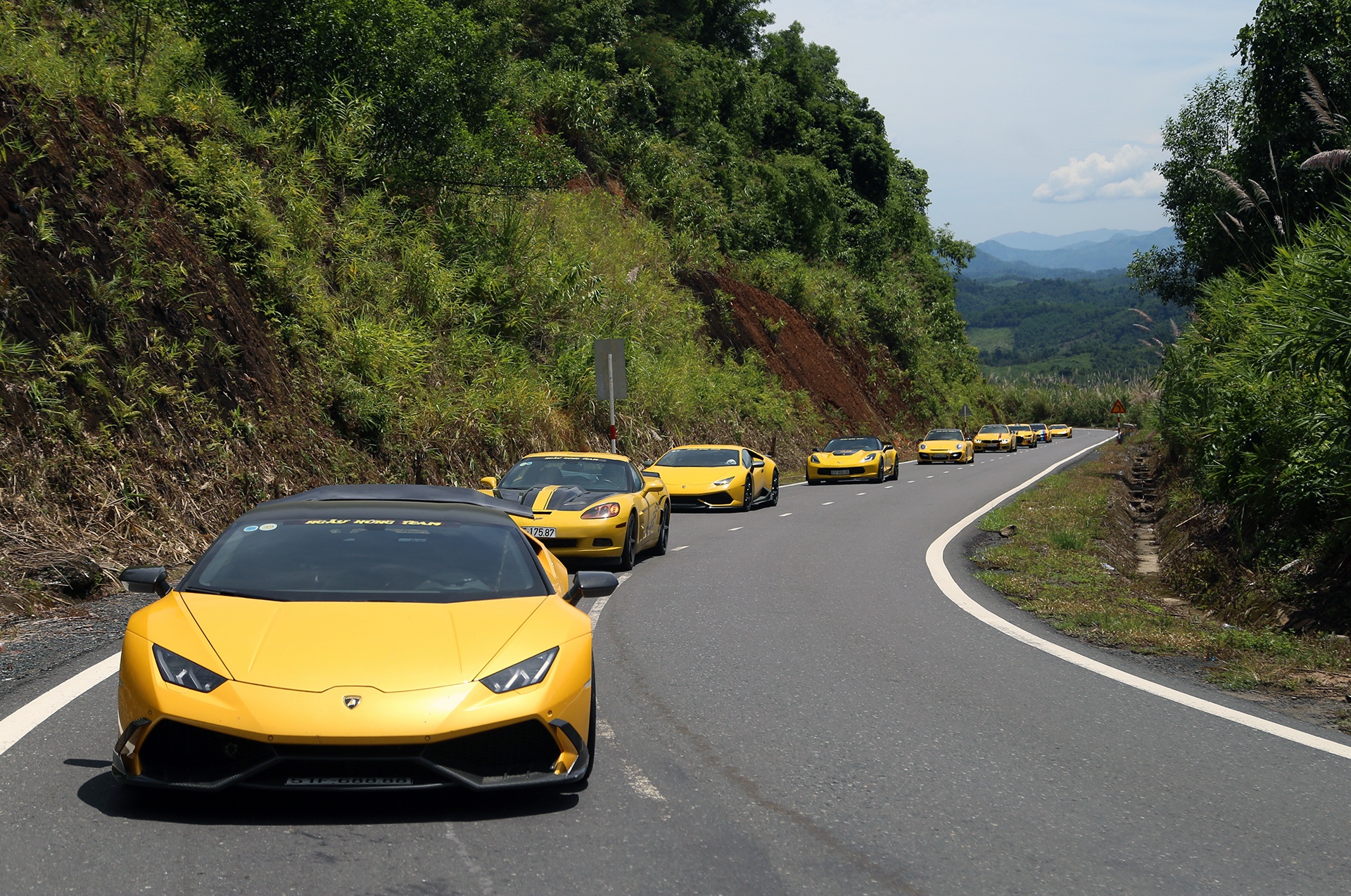 Hanh trinh sieu xe Yellow Team anh 6