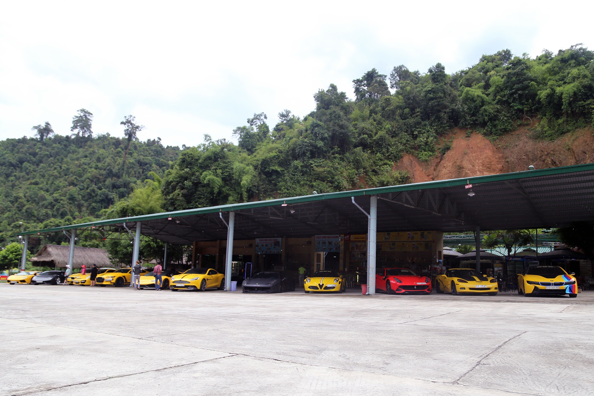 Hanh trinh sieu xe Yellow Team anh 8