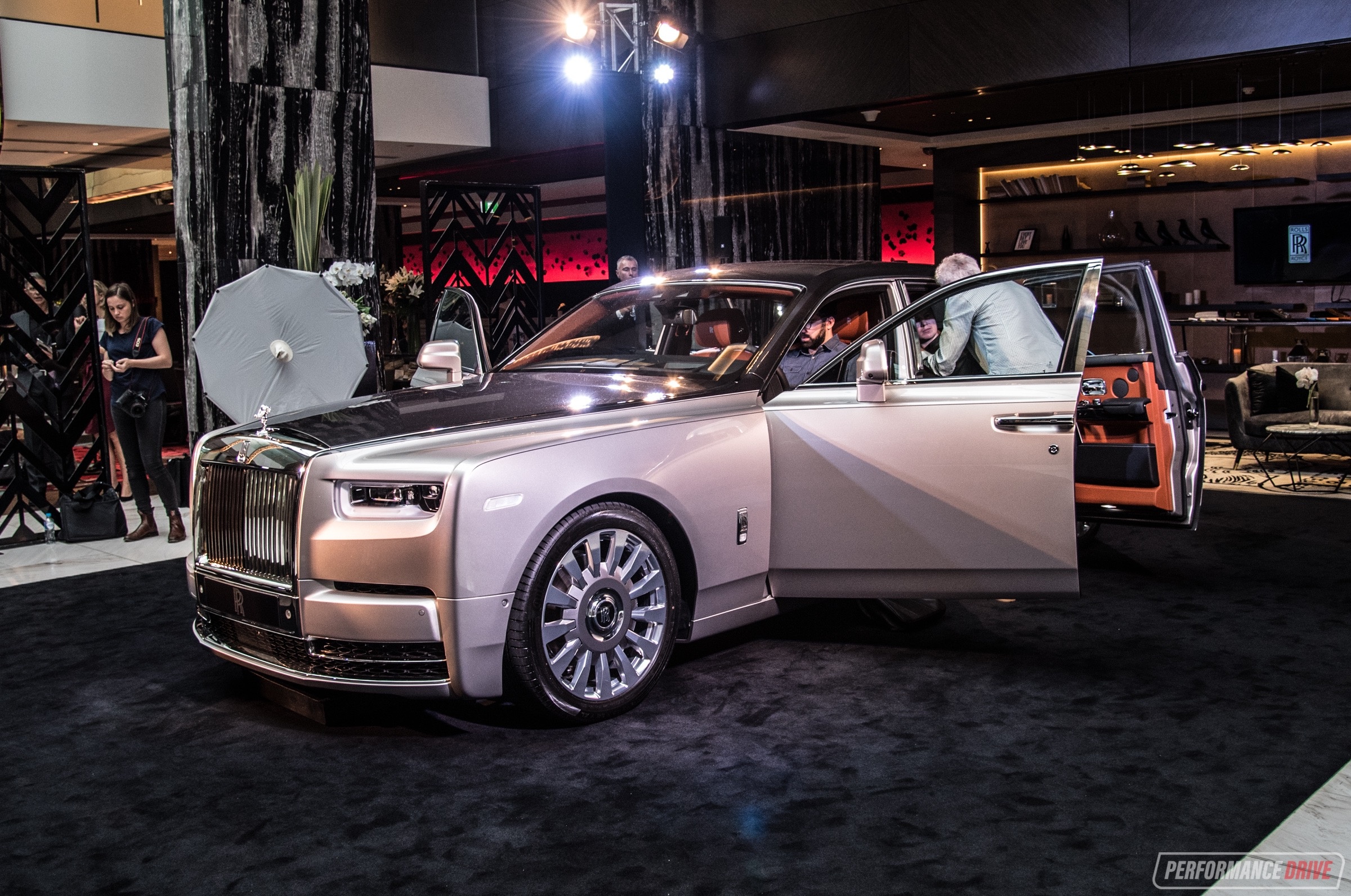 Rolls-Royce Phantom 2018 tuong duong 17 ty dong tai Australia hinh anh