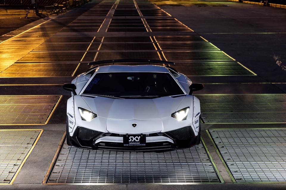 Lamborghini Aventador SV do Liberty Walk anh 4