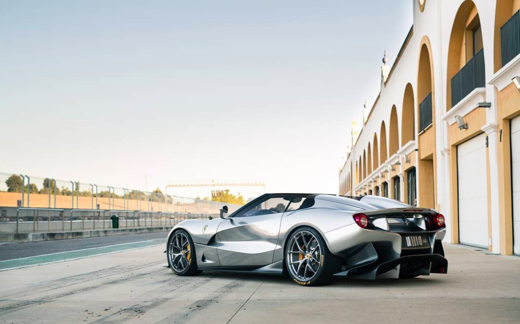 chu so huu Rolls-Royce Sweptail anh 10