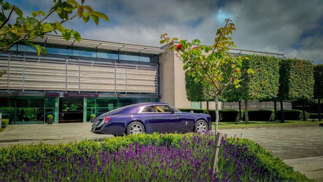 chu so huu Rolls-Royce Sweptail anh 2