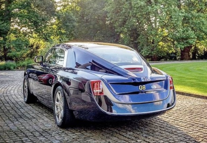 Bo suu tap xe cua ty phu so huu chiec Rolls-Royce dat nhat the gioi hinh anh