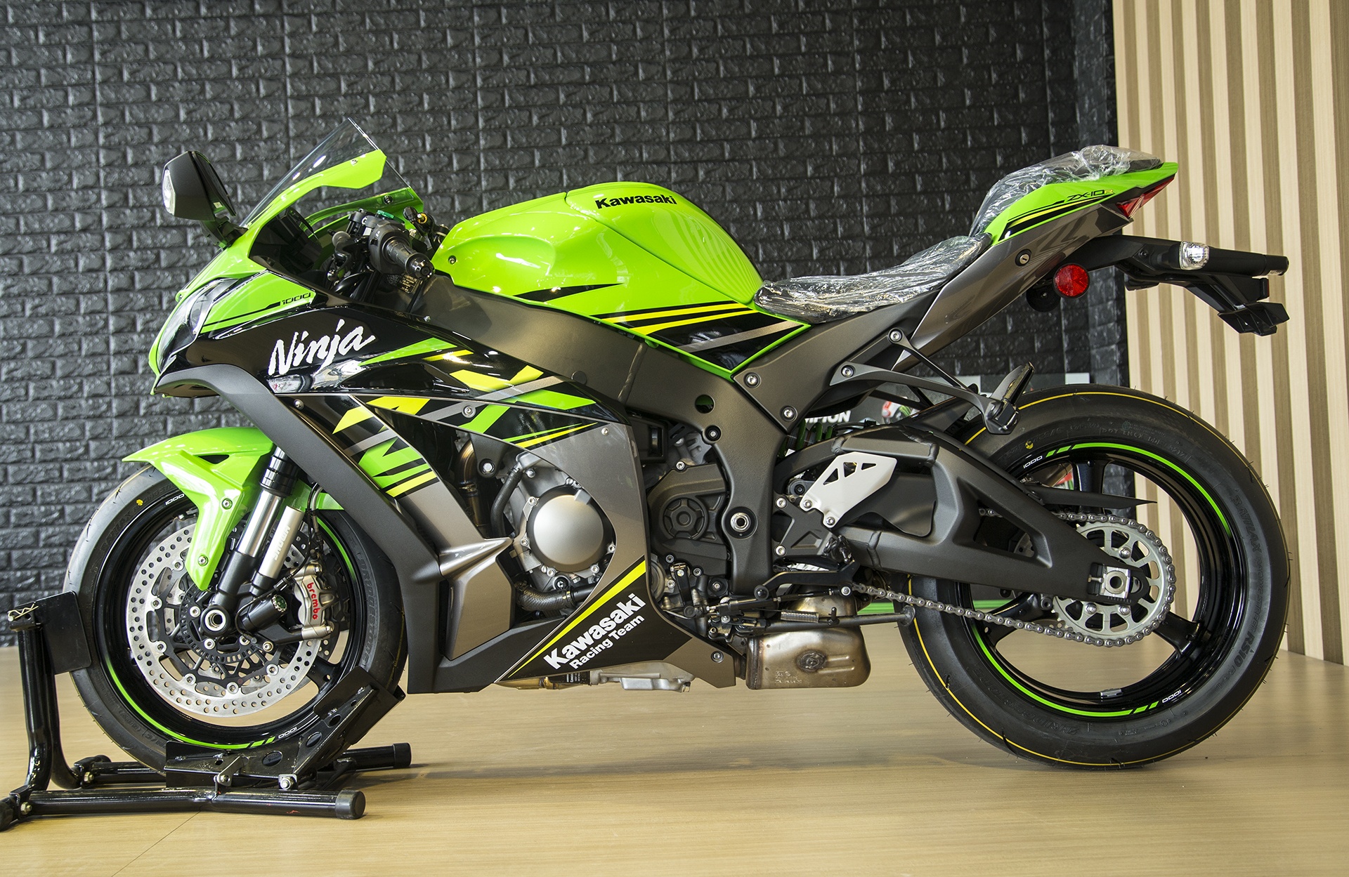 Kawasaki Z1000 2018 anh 3