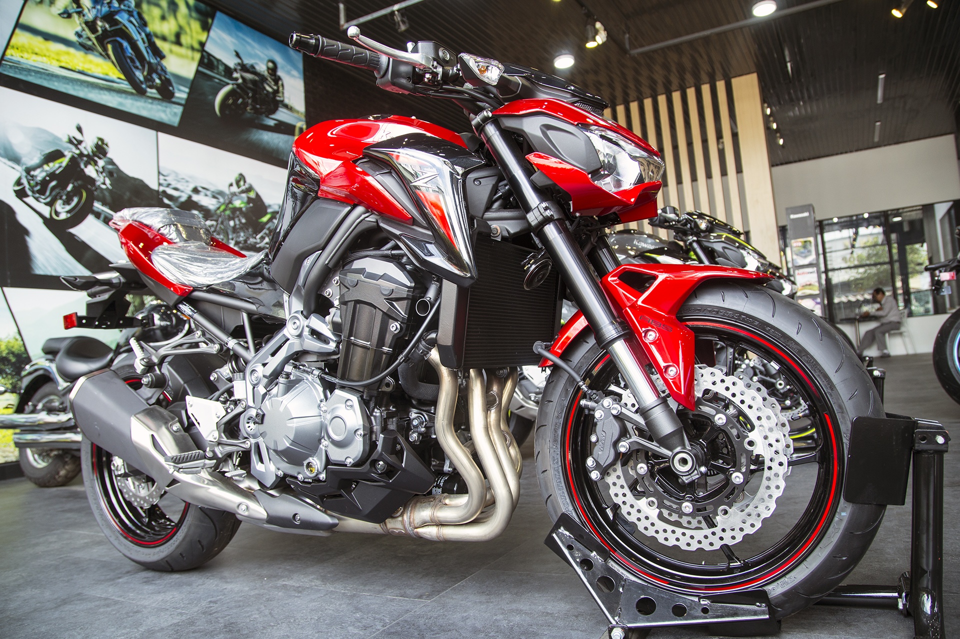 Kawasaki Z1000 2018 anh 7