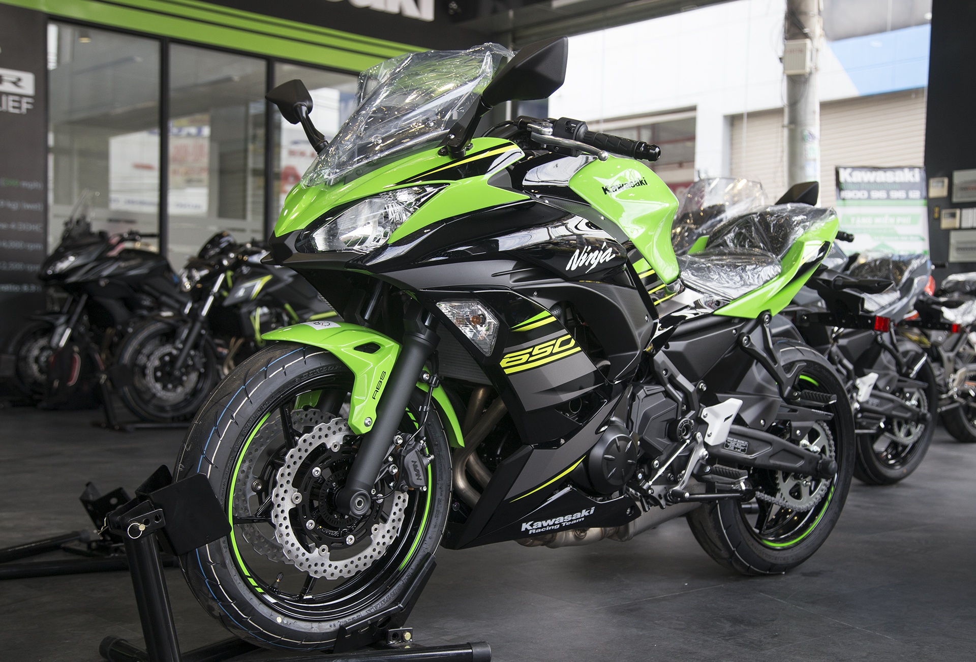 Chi tiet xe the thao Kawasaki Ninja 650 gia 228 trieu dong hinh anh