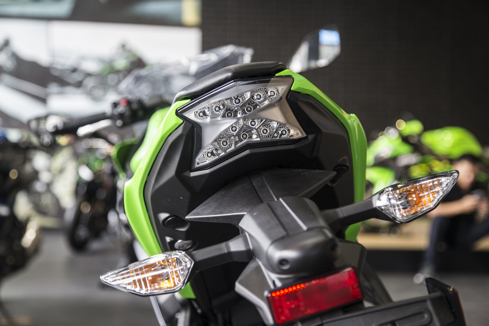 gia Kawasaki Ninja 650 tai Viet Nam anh 7