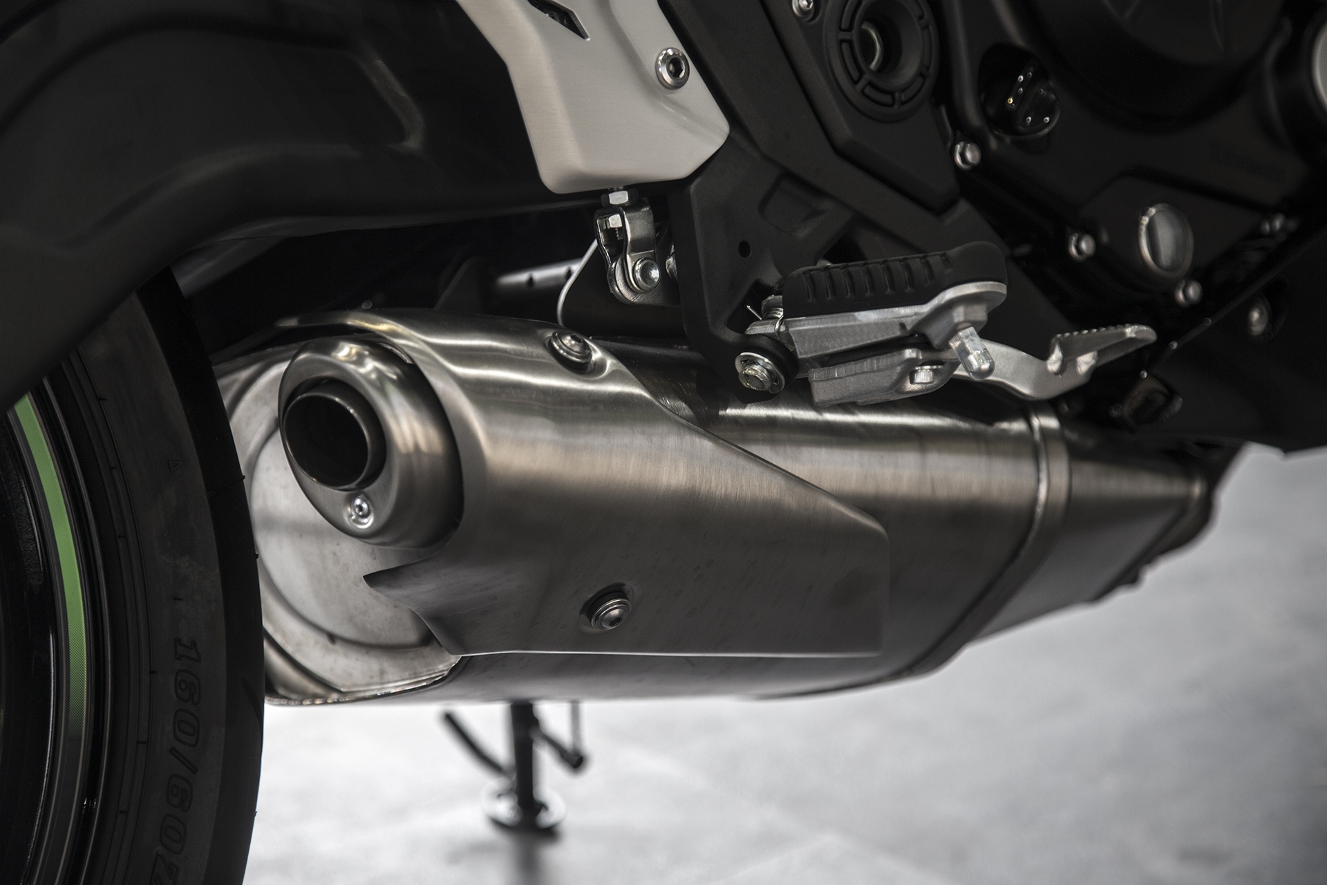 gia Kawasaki Ninja 650 tai Viet Nam anh 6