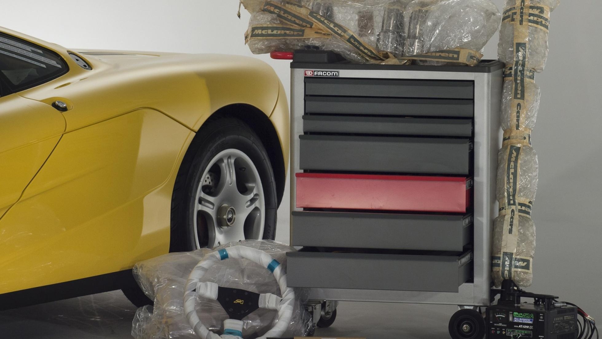 McLaren F1 moi duoc rao ban anh 9