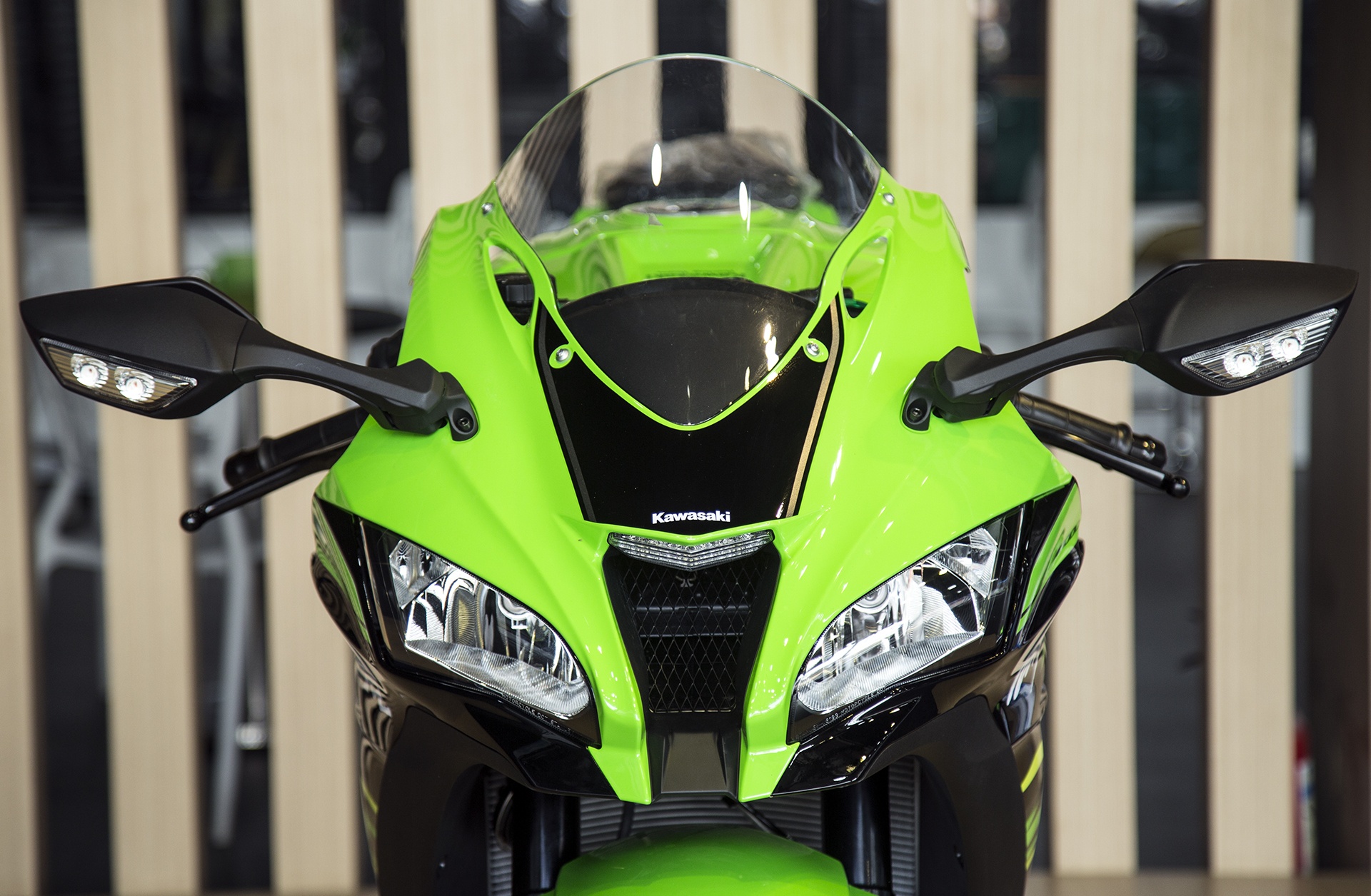 gia Kawasaki ZX-10R 2018 anh 3