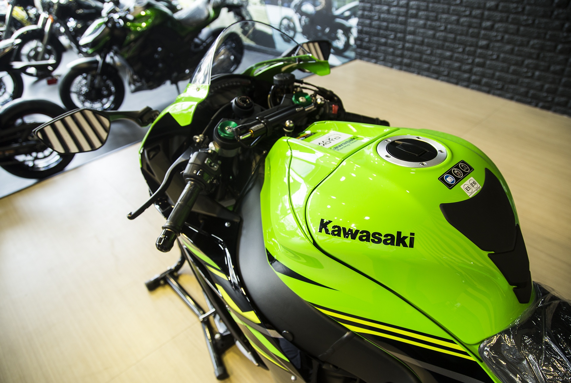 gia Kawasaki ZX-10R 2018 anh 9