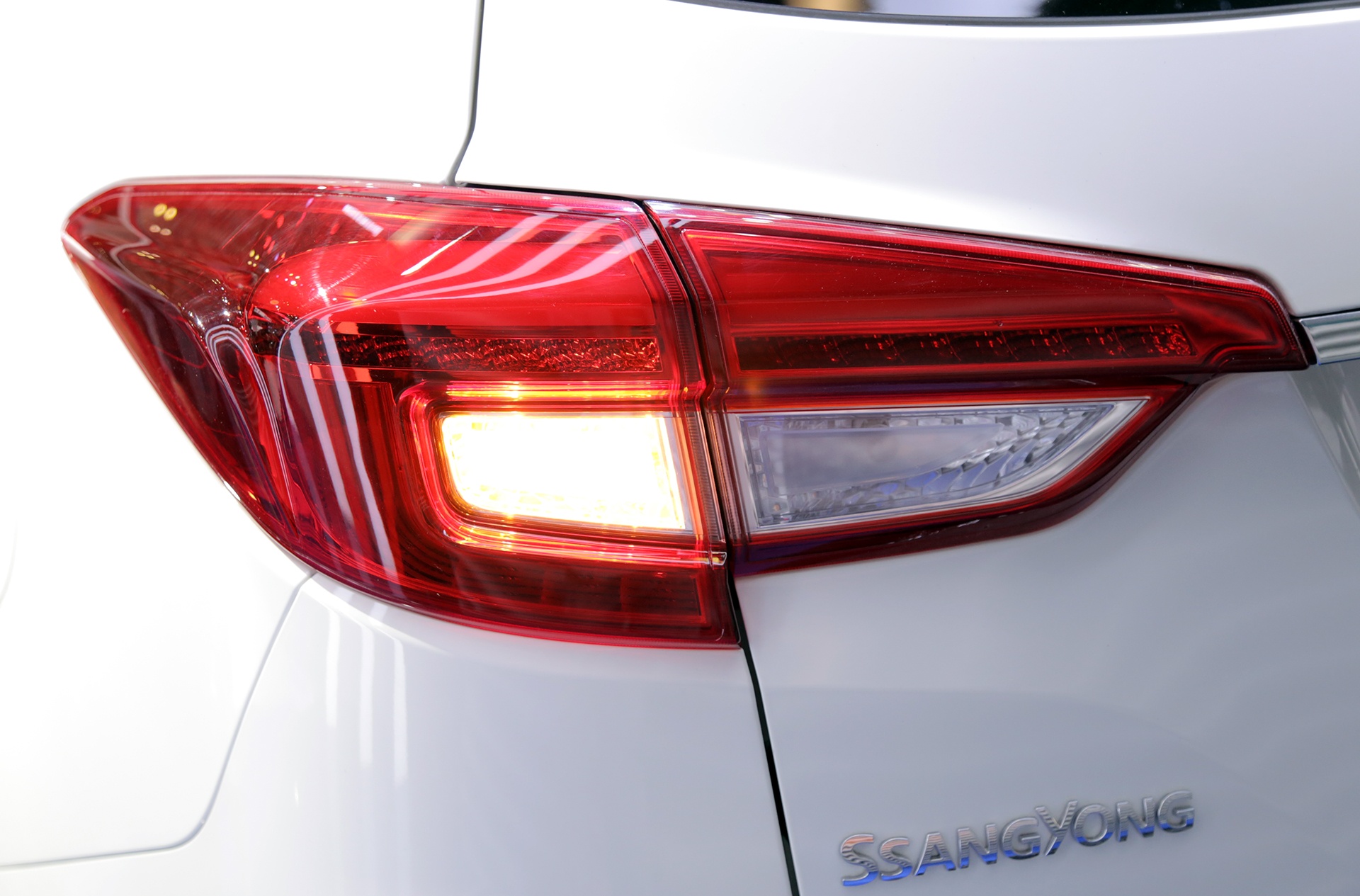 Ssangyong G4 Rexton ban tai Viet Nam anh 16