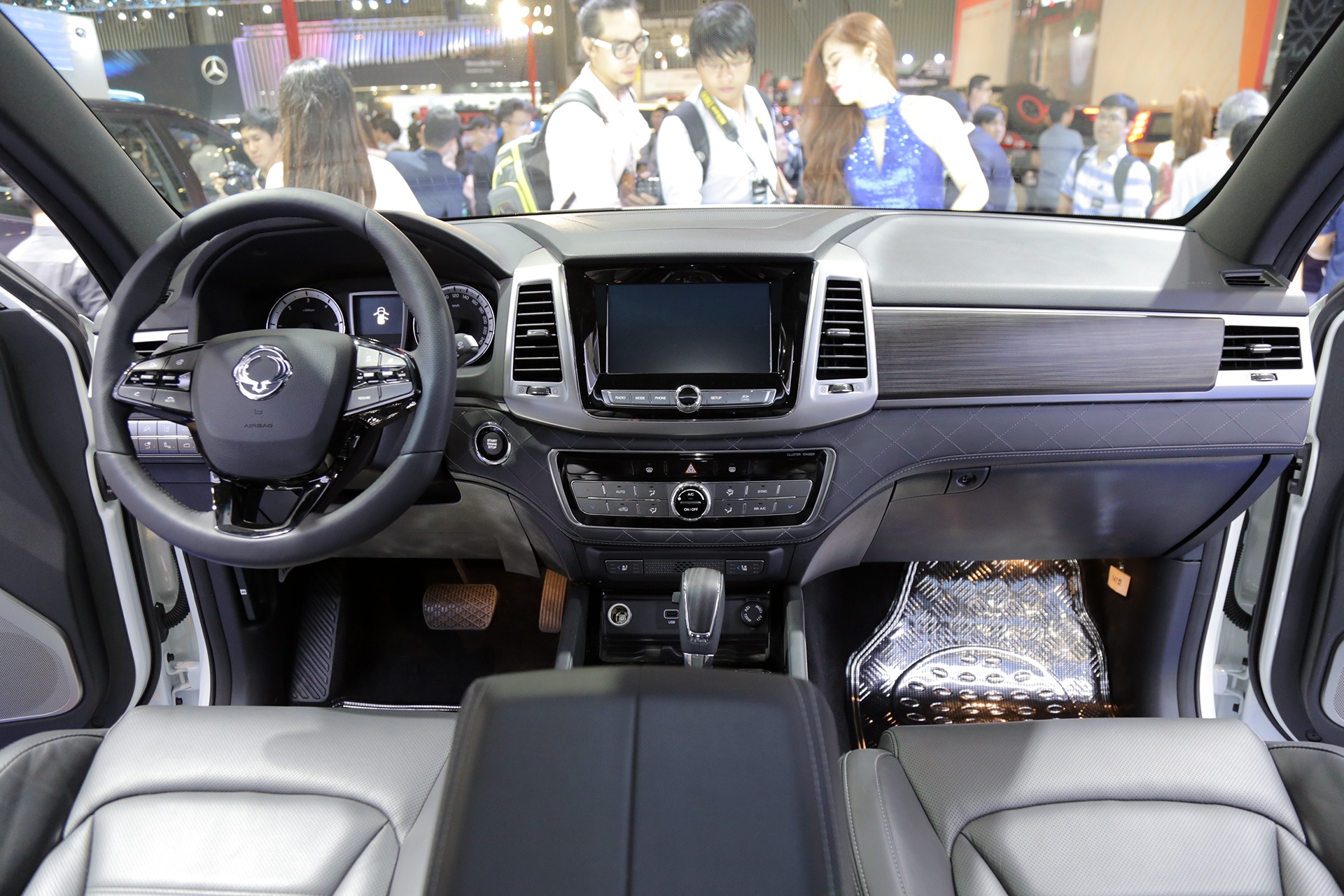 thi truong oto anh 4