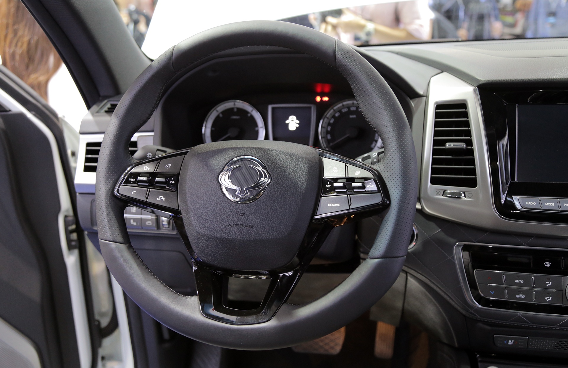 Ssangyong G4 Rexton ban tai Viet Nam anh 6