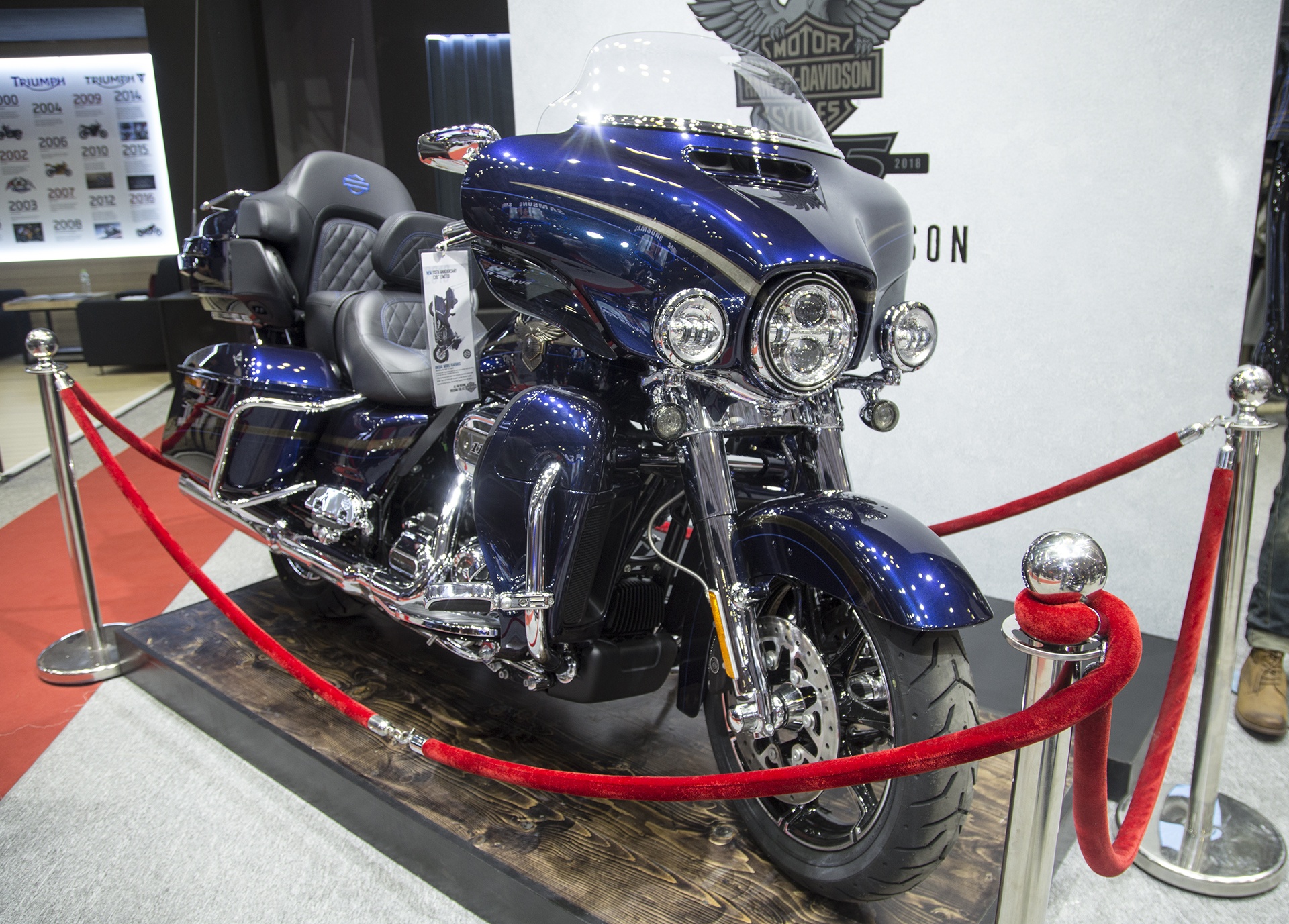 Harley-Davidson ban dac biet dat nhat Viet Nam gia 2,3 ty dong hinh anh