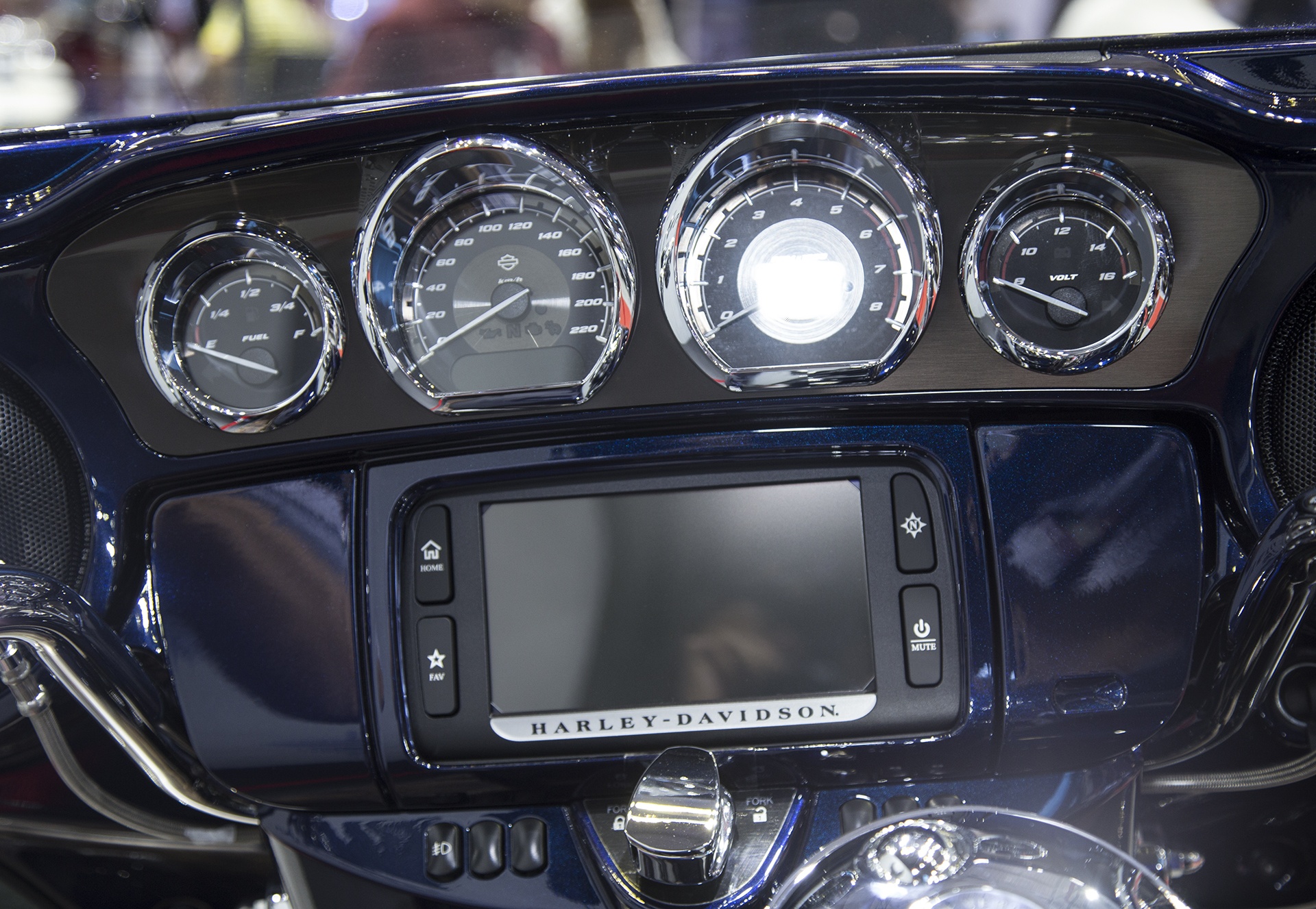 Harley-Davidson CVO Limited tai Viet Nam anh 8