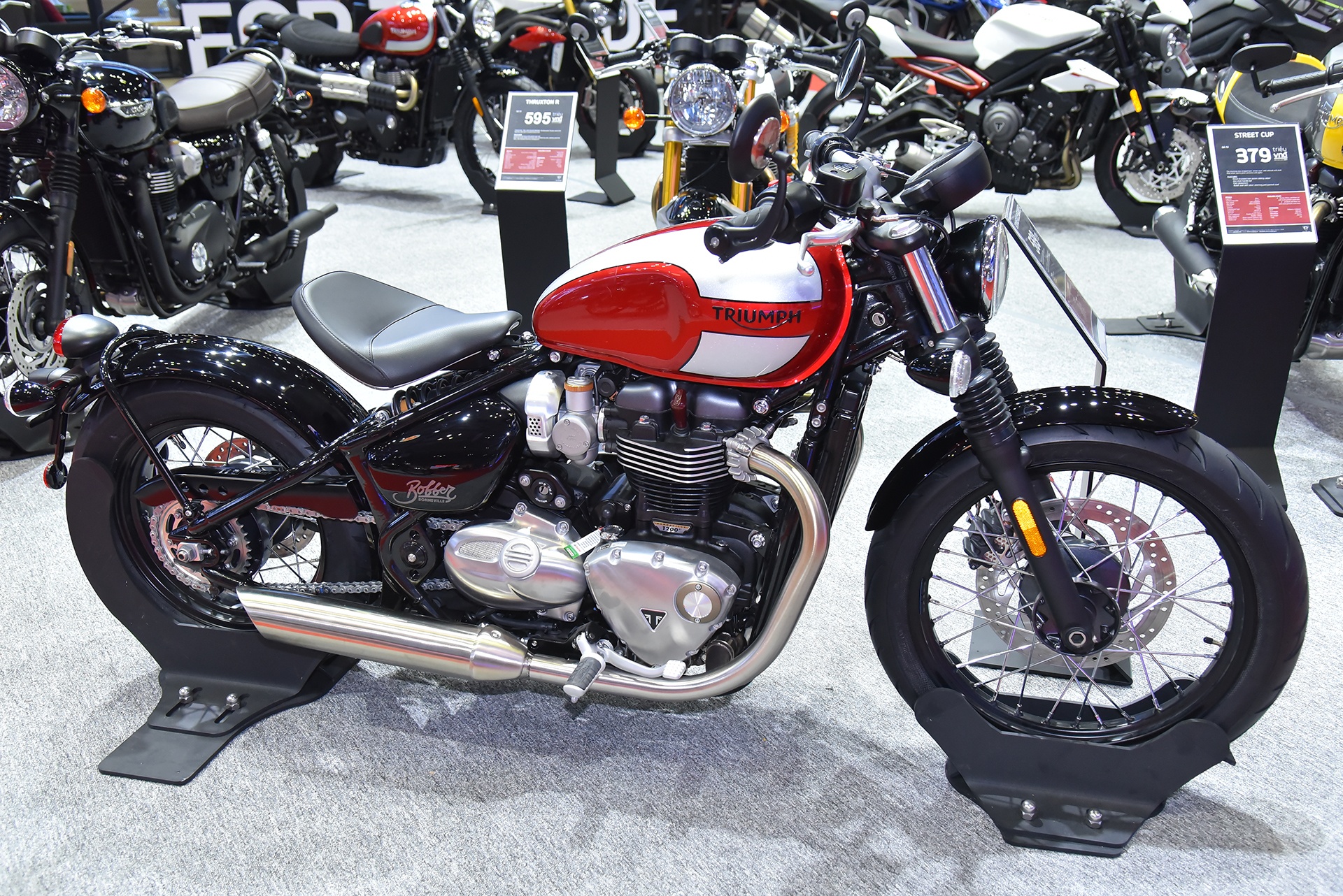 bang gia Triumph tai Viet Nam anh 5