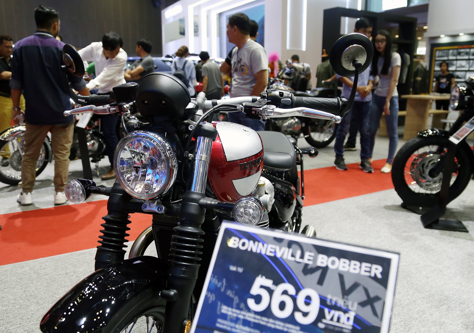 bang gia Triumph tai Viet Nam anh 4