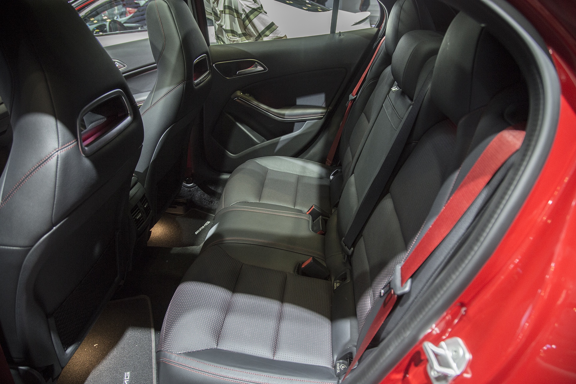 Mercedes GLA 45 AMG ra mat anh 13