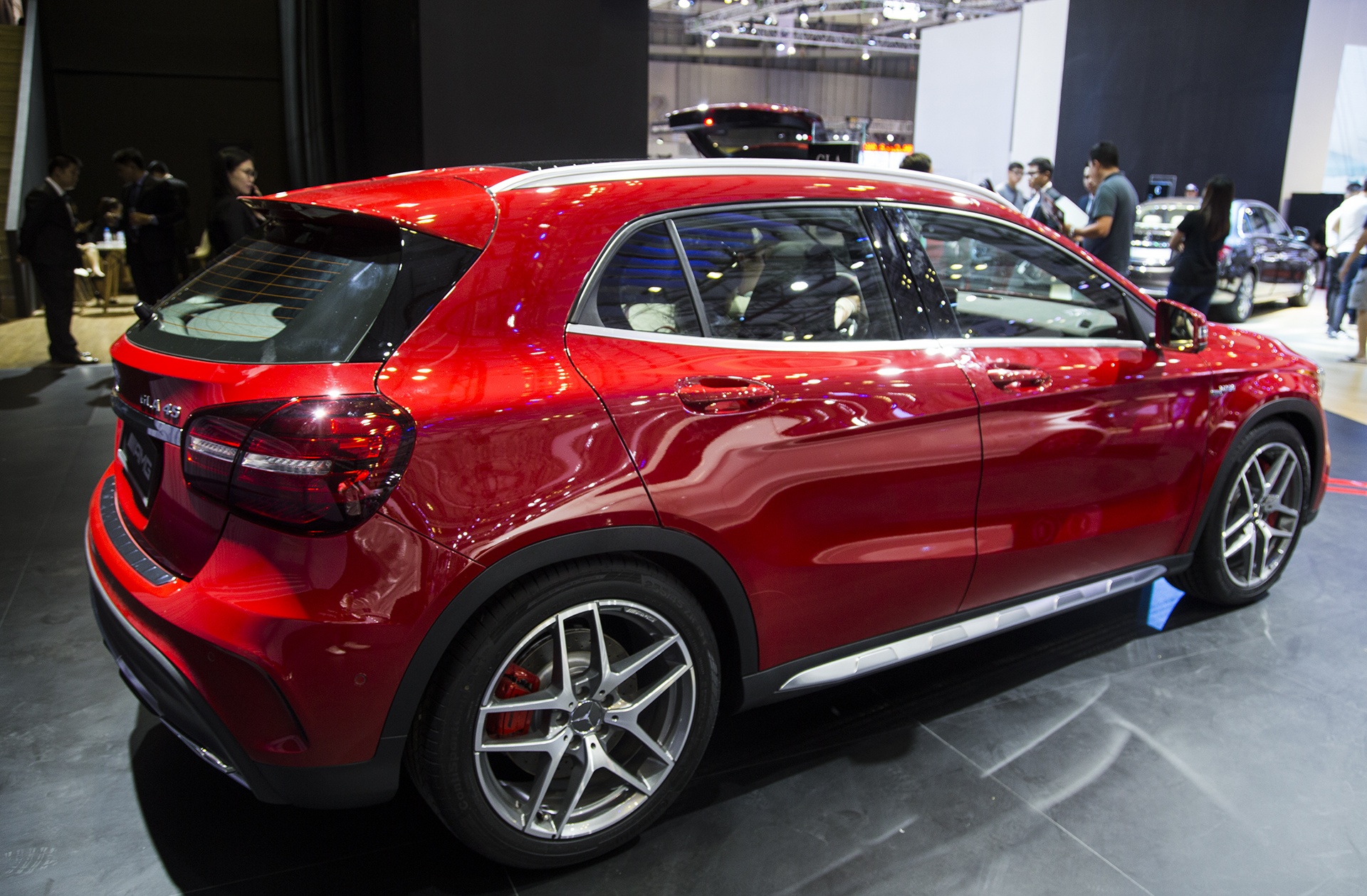 Mercedes GLA 45 AMG ra mat anh 15