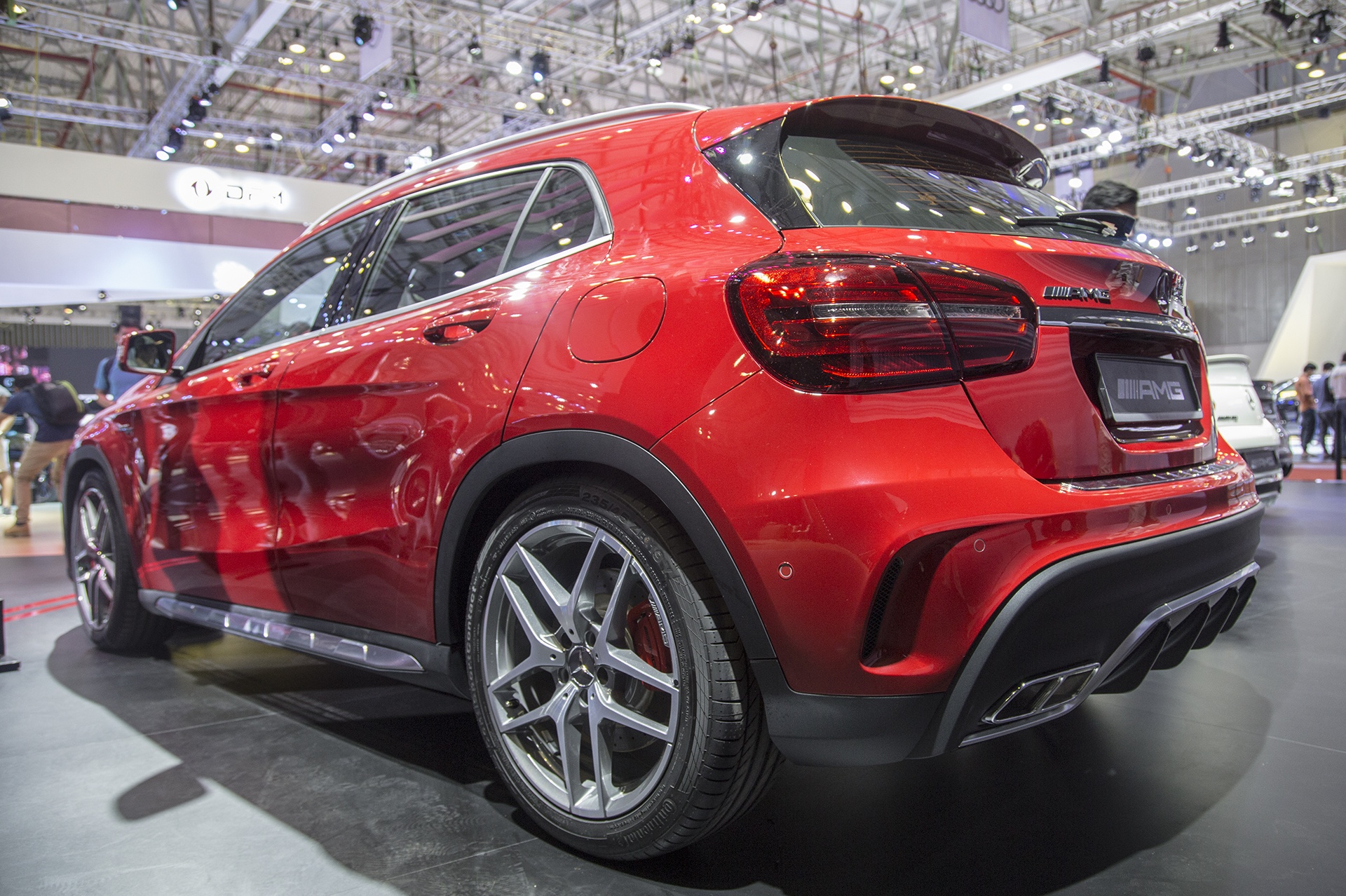 Mercedes GLA 45 AMG ra mat anh 4