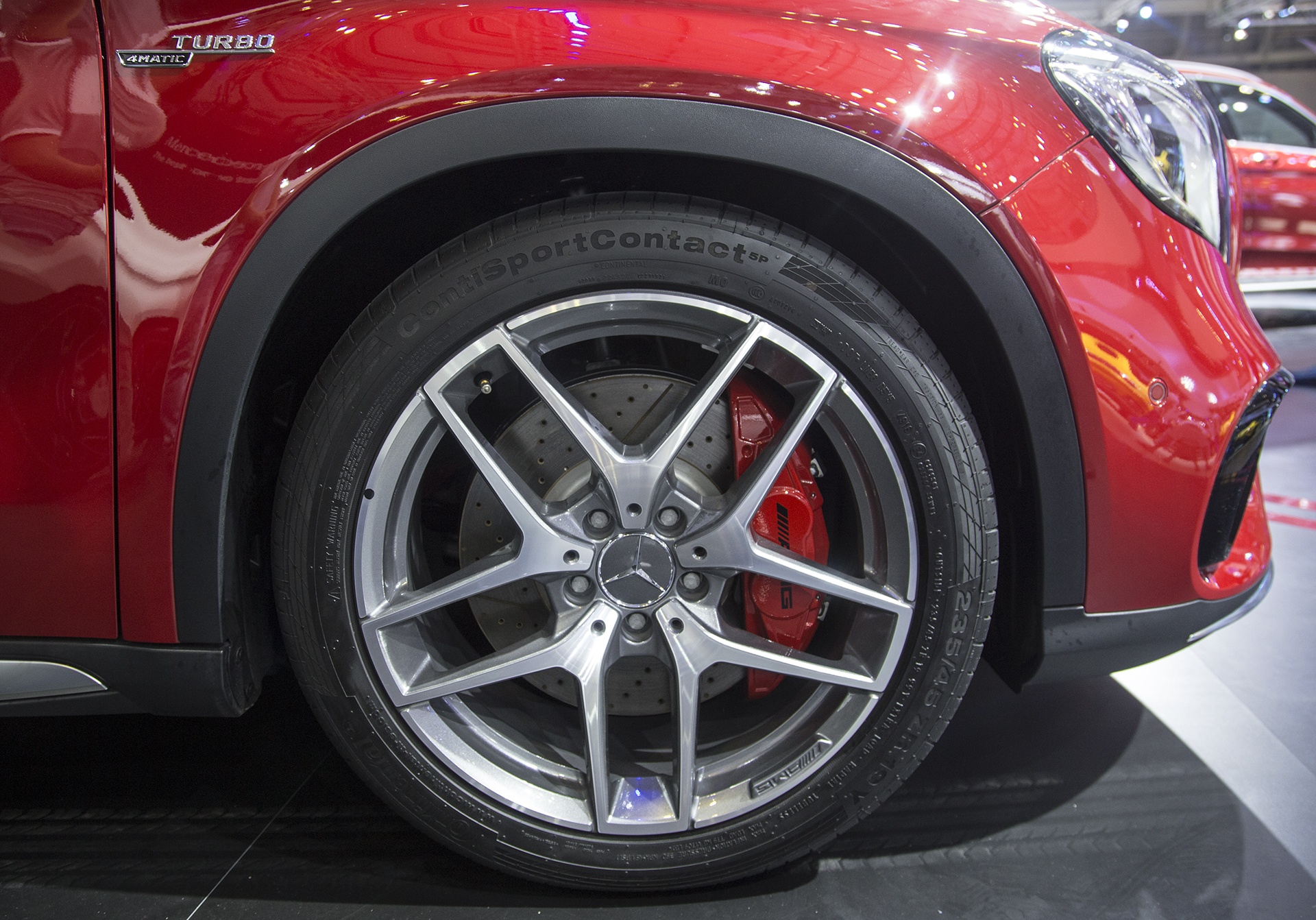 Mercedes GLA 45 AMG ra mat anh 9