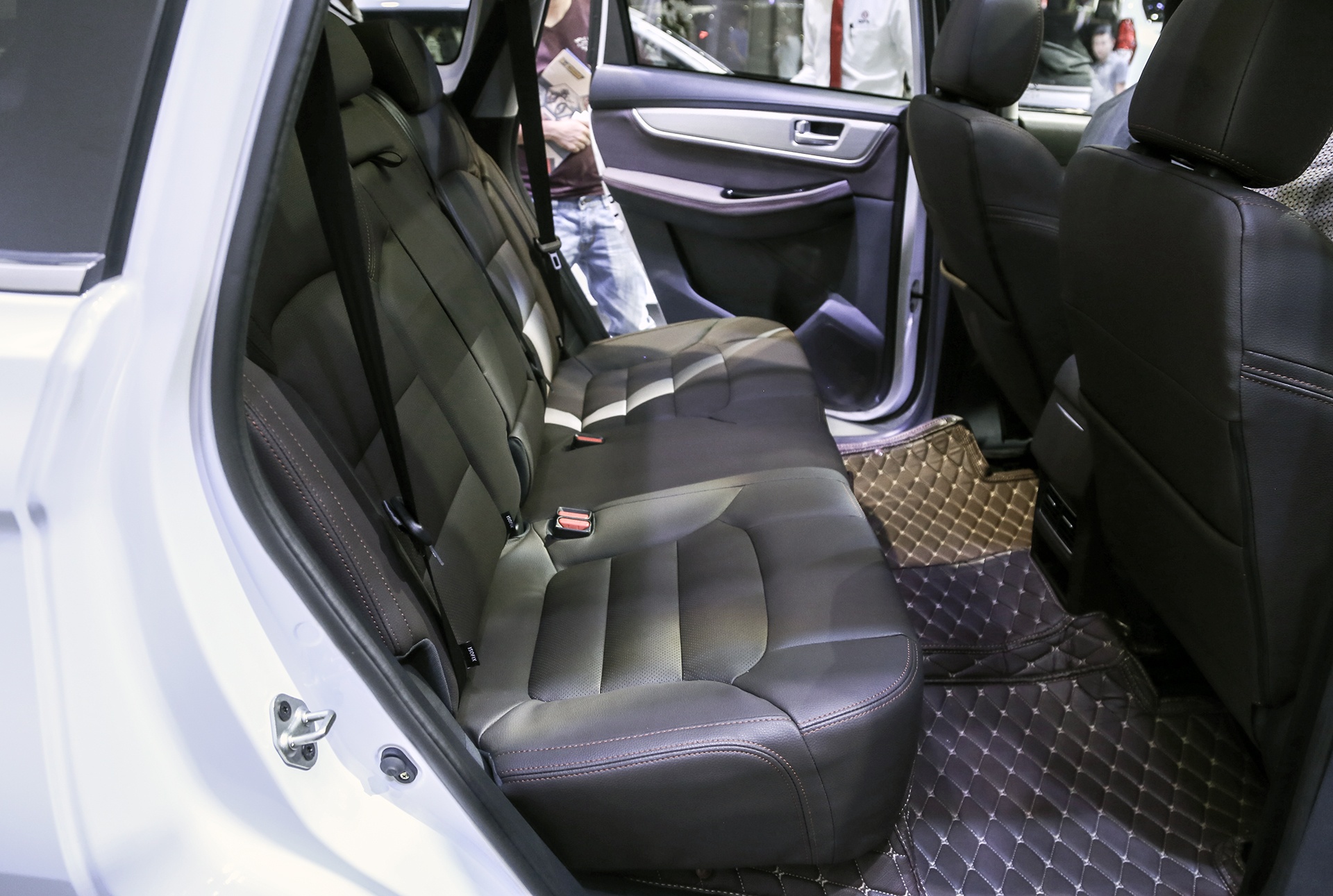 xe Trung Quoc DongFeng Joyear X5 anh 12