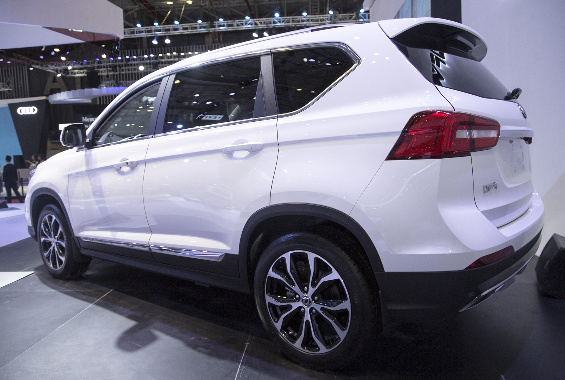 xe Trung Quoc DongFeng Joyear X5 anh 14